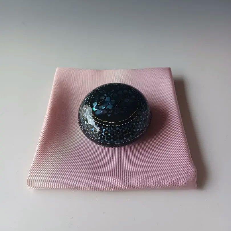 香合　螺鈿　朴斉作　唐花　丸　漆器　木箱入　きれいなお品　茶道　茶道具 Amazon.co.jp: 香合 螺鈿 朴斉作 唐花 丸 漆器 木箱入 きれいな
