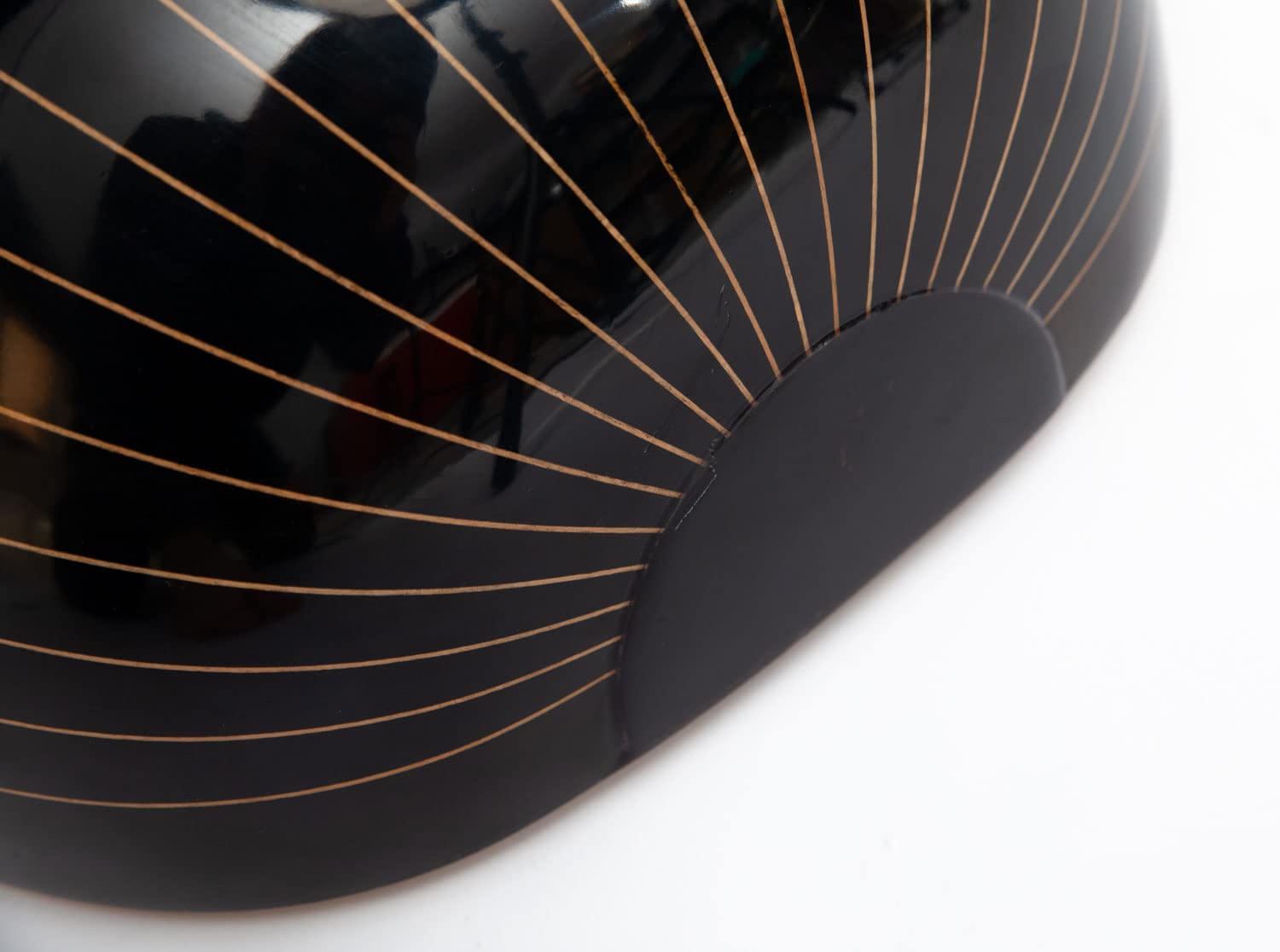 Handgefertigtes türkisches Oud aus schwarzer Walnuss, Ebenholzwirbeln und Kurschner-Saiten. Mit weicher Hülle. Traditionelles Saitenmusikinstrument