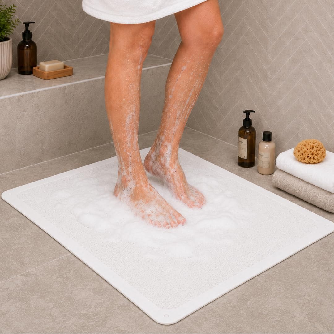Loofah Shower Mat with Suction Cups, 74 x 43 cm Non-Slip Exfoliating Bath Mat, Fast-Drain Mould-Resistant Design, Aqua or White (White)