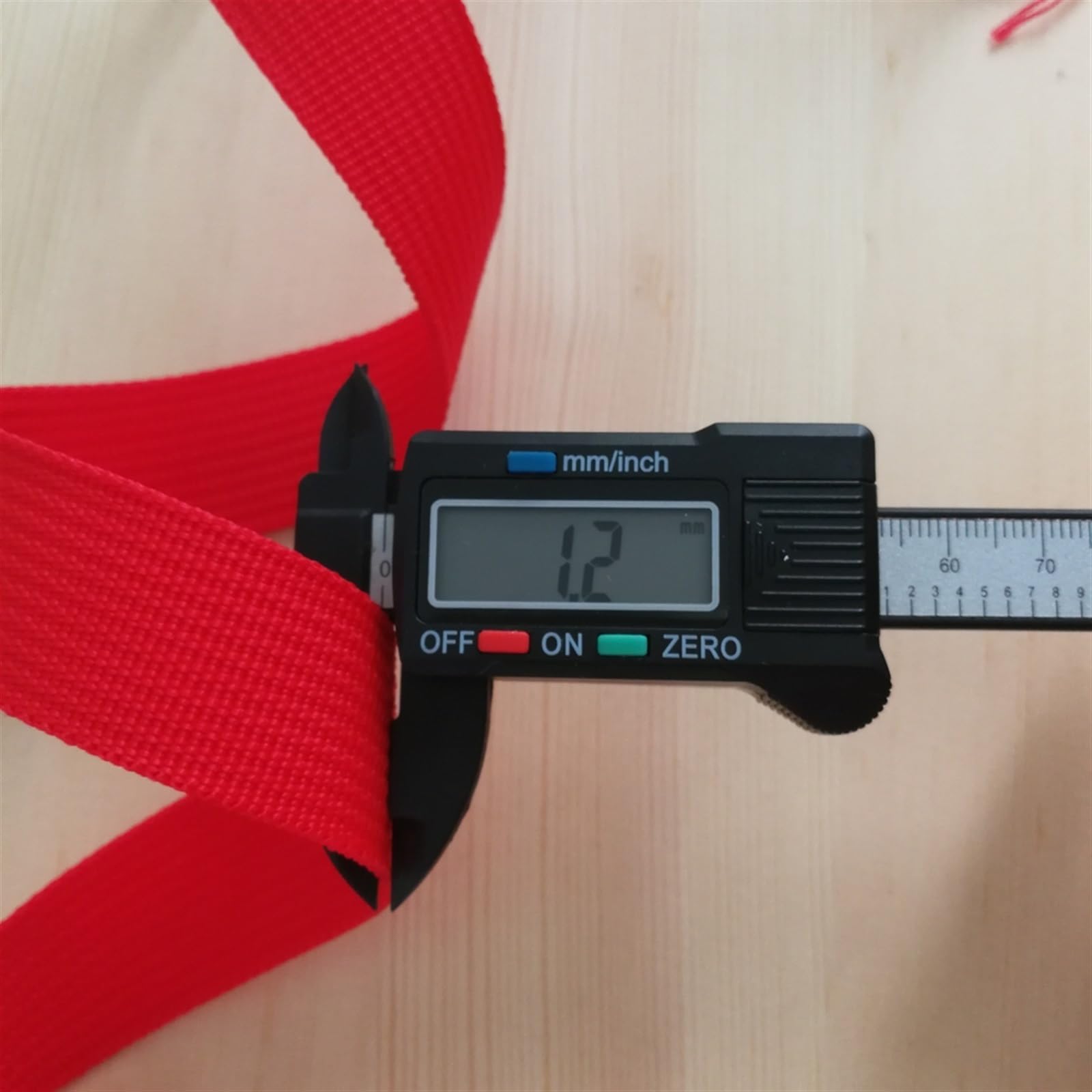 Générique Pasek o szerokości 25 mm, 91,4 m, czysty kolor, 900D, polipropylen, obramowanie, paski do plecaka do majsterkowania (3 czerwone róże)