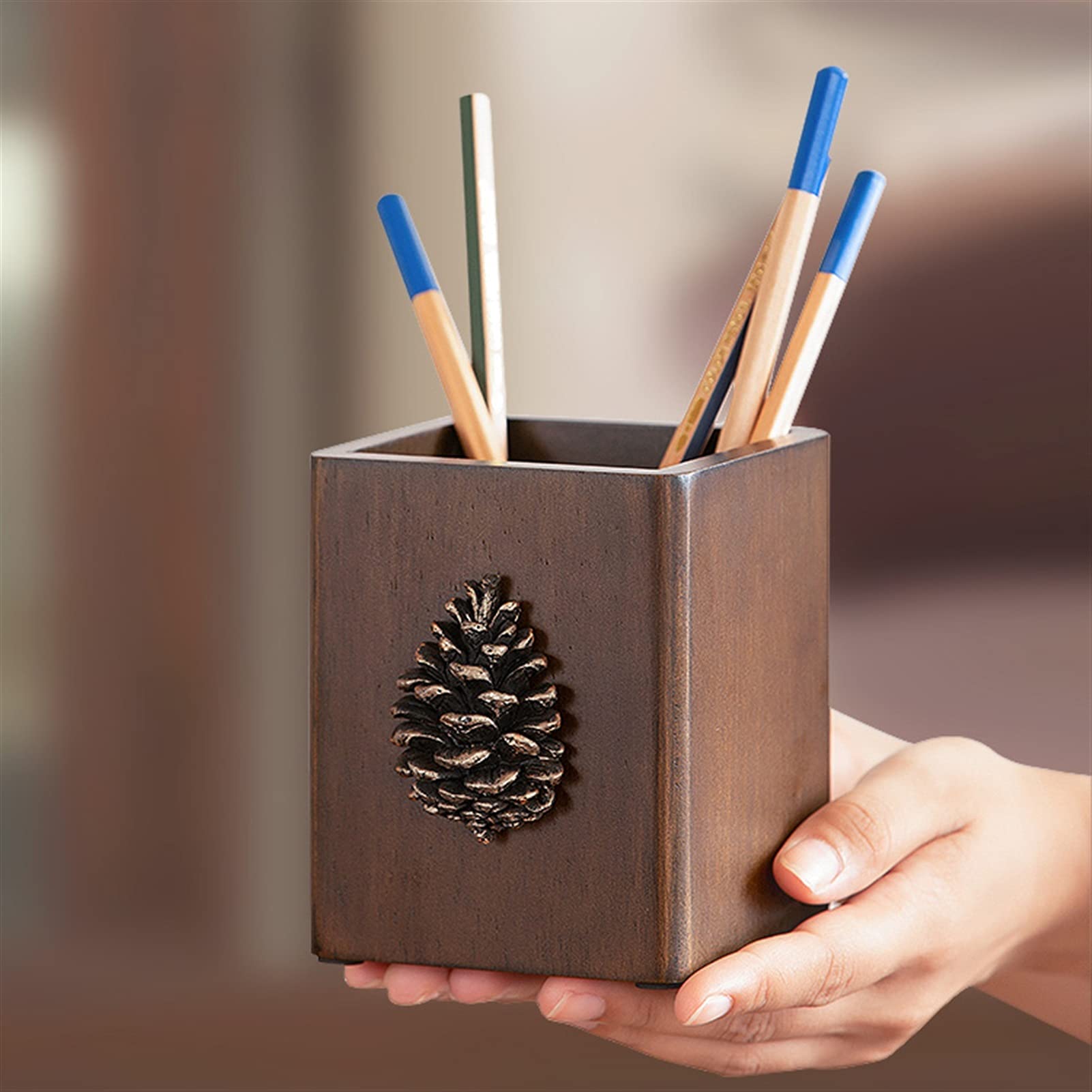 Pot à Crayons rétro américain en Bois Massif, boîte de Rangement pour pinceaux de Maquillage en Bois avec décoration en résine de Pomme de pin