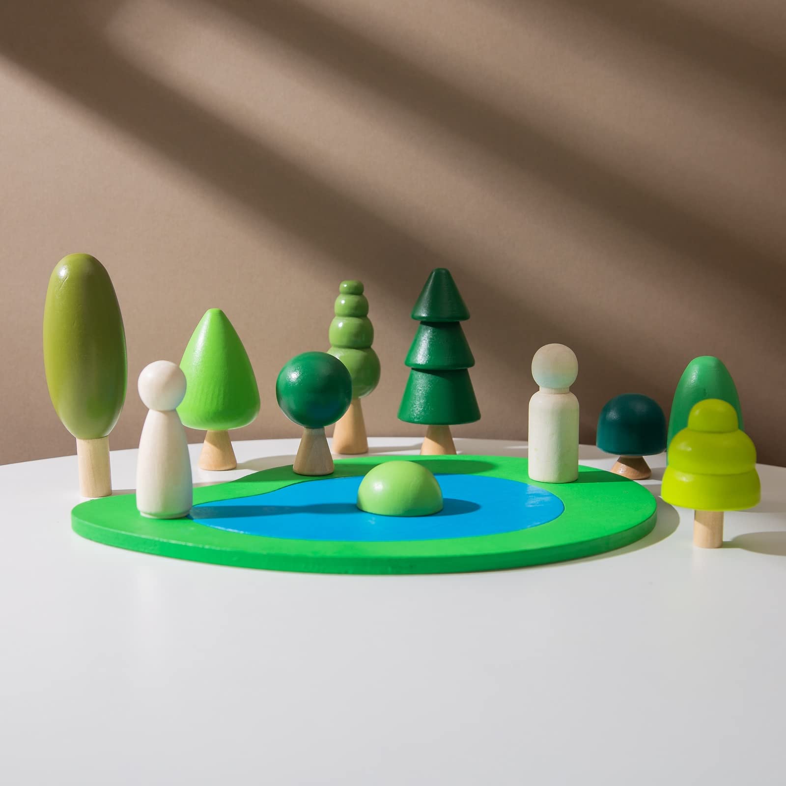 Natural Wooden Miniature Tree Set - Pack of 8 Wood Trees in Various Sizes With 2pcs Peg Dolls And Wooden Lake Toys for Home Decor, Crafts, and Montessori Education - Creative Gift for Kids 3+ Years