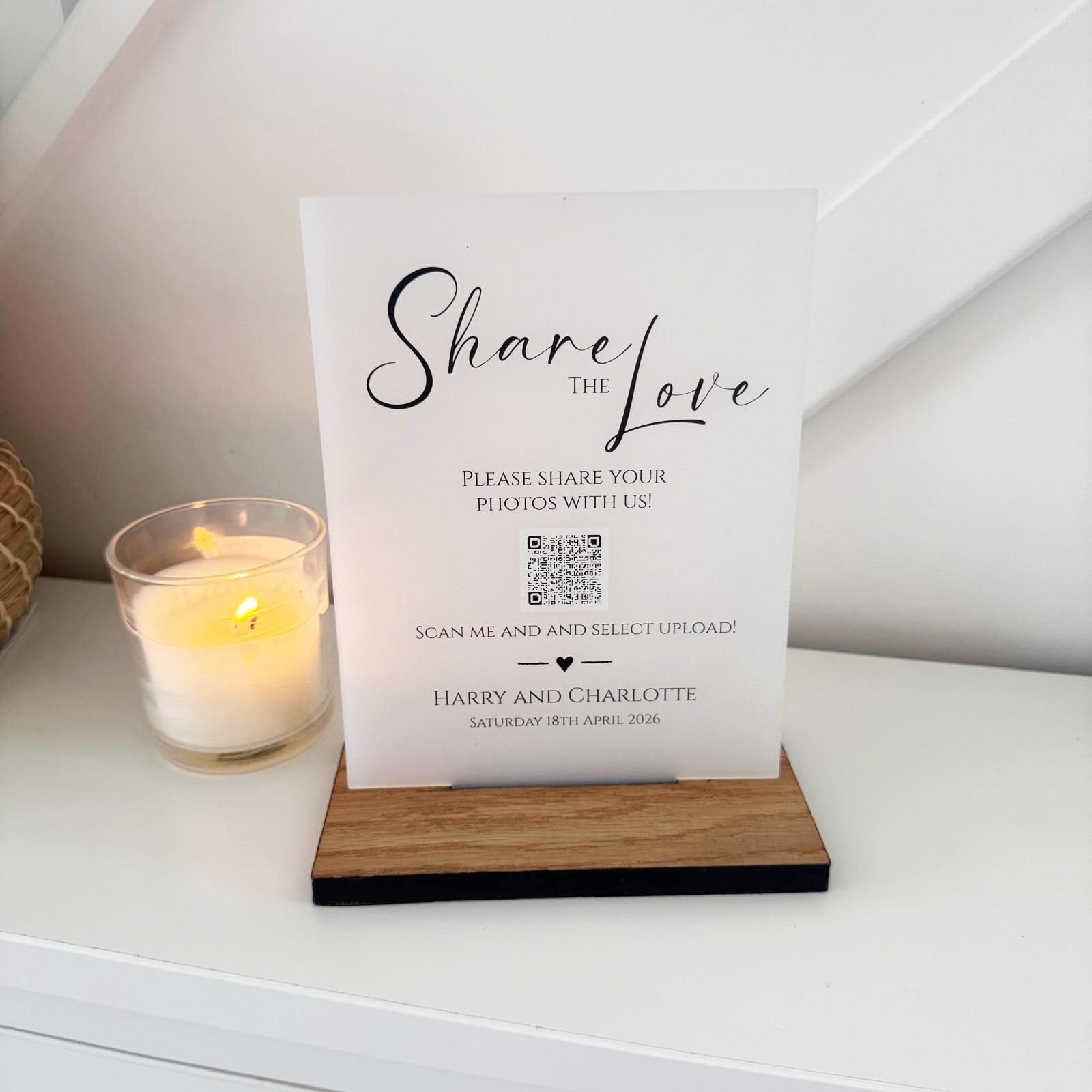 8TURN WhosfanCafe QR認証 フォトカード ミンホ Wedding QR Code Sign, Share the Love Photobooth Sign, Personalised