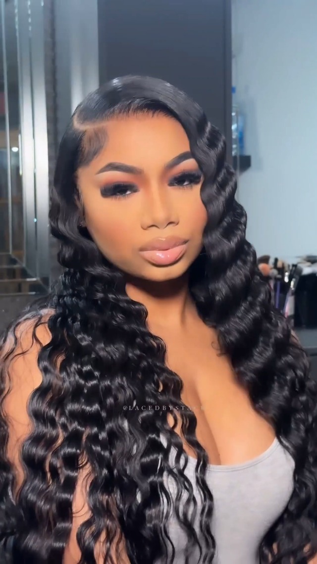Amazon.com : INSTASTYLE 30 Inch Synthetic Curly Wigs for  display picture 3