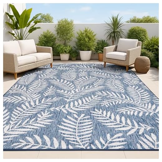 Elegant Palm Frond Indoor Outdoor Rug