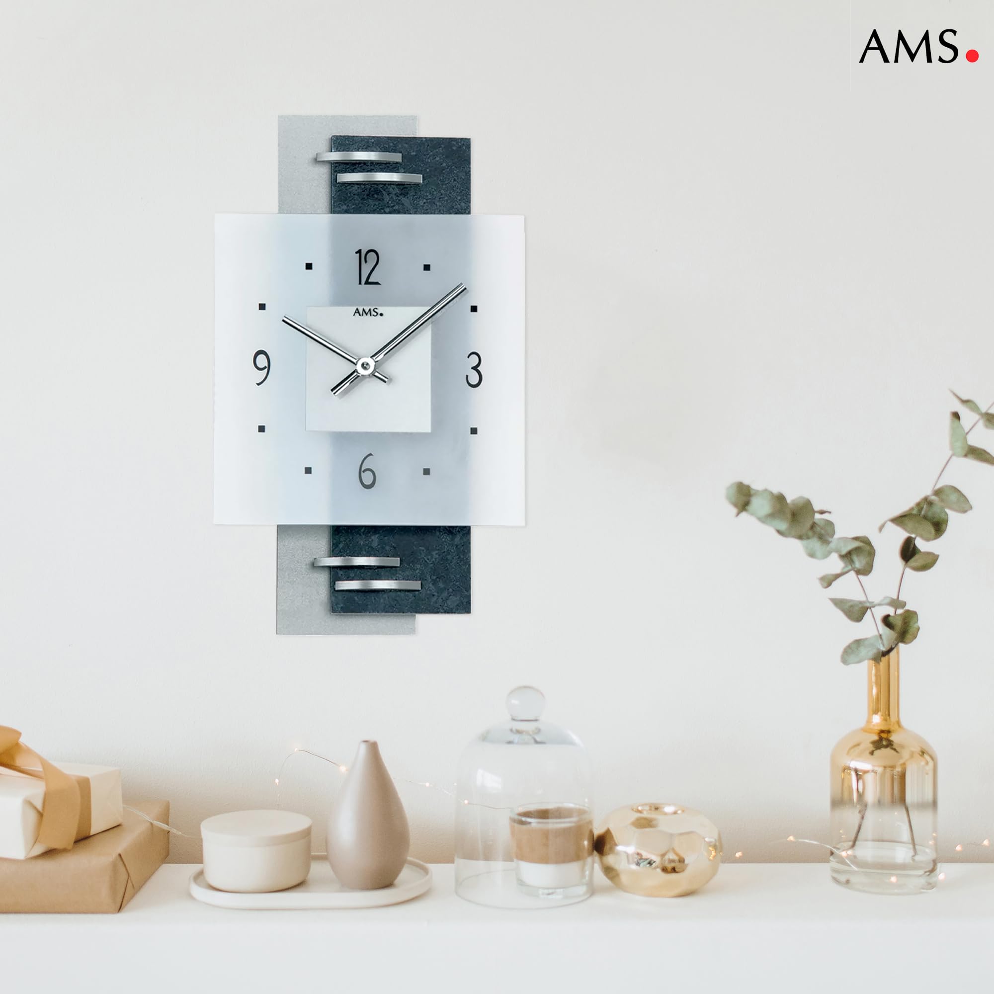 AMS Wanduhr - geräuscharmes Quarzwerk, Moderne Uhr, Quarz-Wanduhr mit transparentem Zifferblatt , satiniertes Mineralglas, Analoguhr für Wohnzimmer, Küche & Büro, Maße 22 x 35 x 5 cm