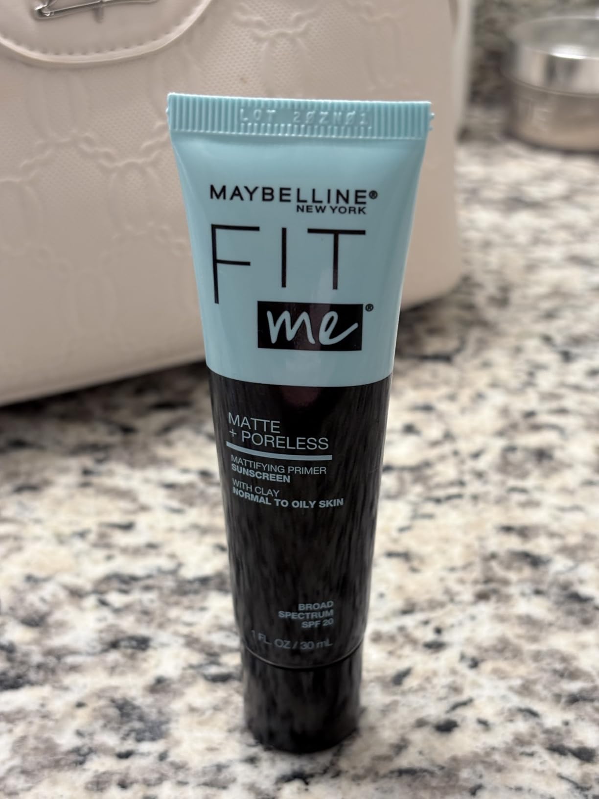 AmazonUs/LORFE Maybelline Fit Me Matte + Poreless Mattifying Face Primer Makeup With Sunscreen, Broad Spectrum SPF 20, 16HR Wear, Shine Control, Clear, 1 Count