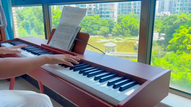 Amazon | 電子ピアノ88鍵セミウエイテッドキーボードピアノ、初心者用