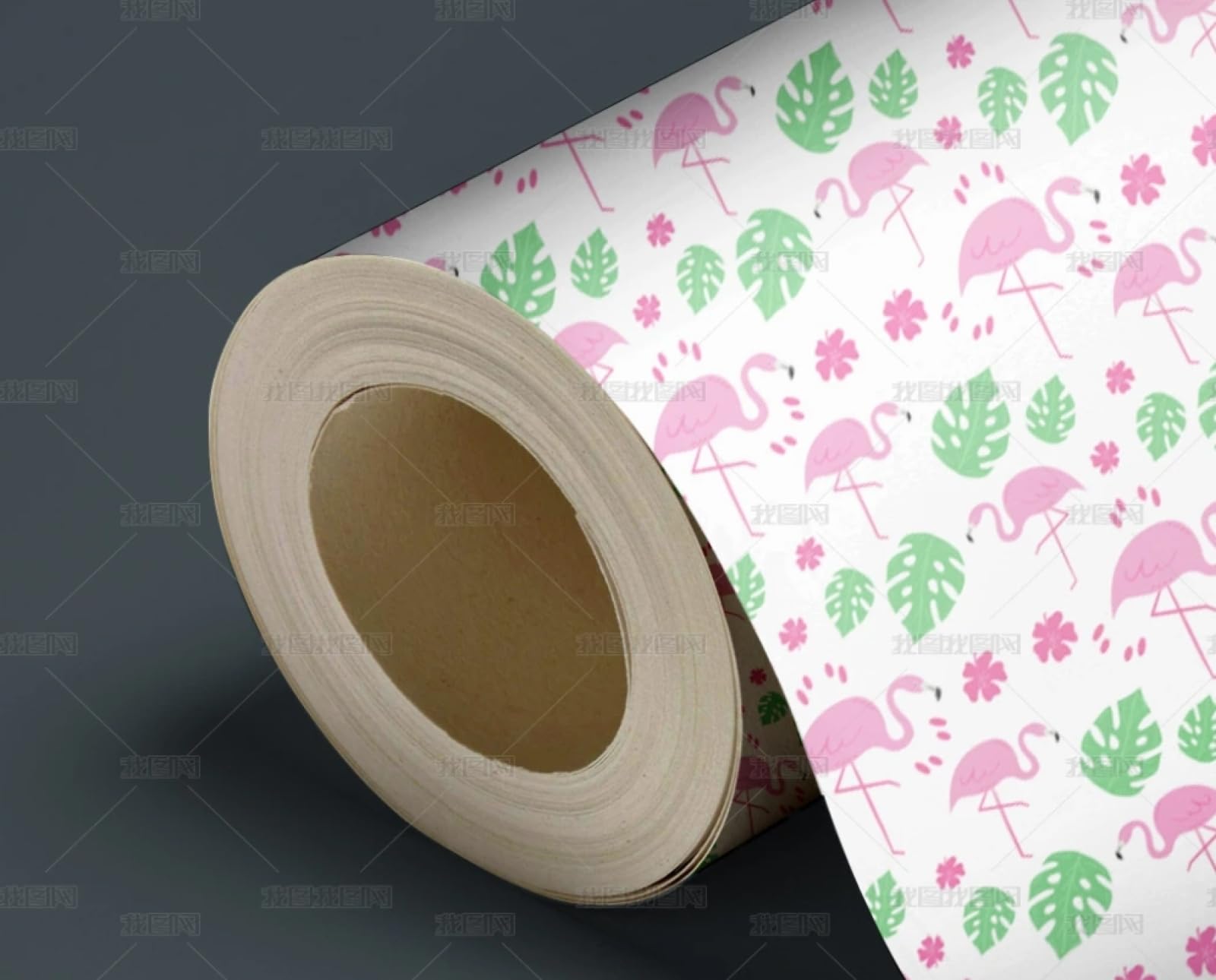 Papier peint flamant rose 45x600cm pour masquer les imperfections d'une armoire