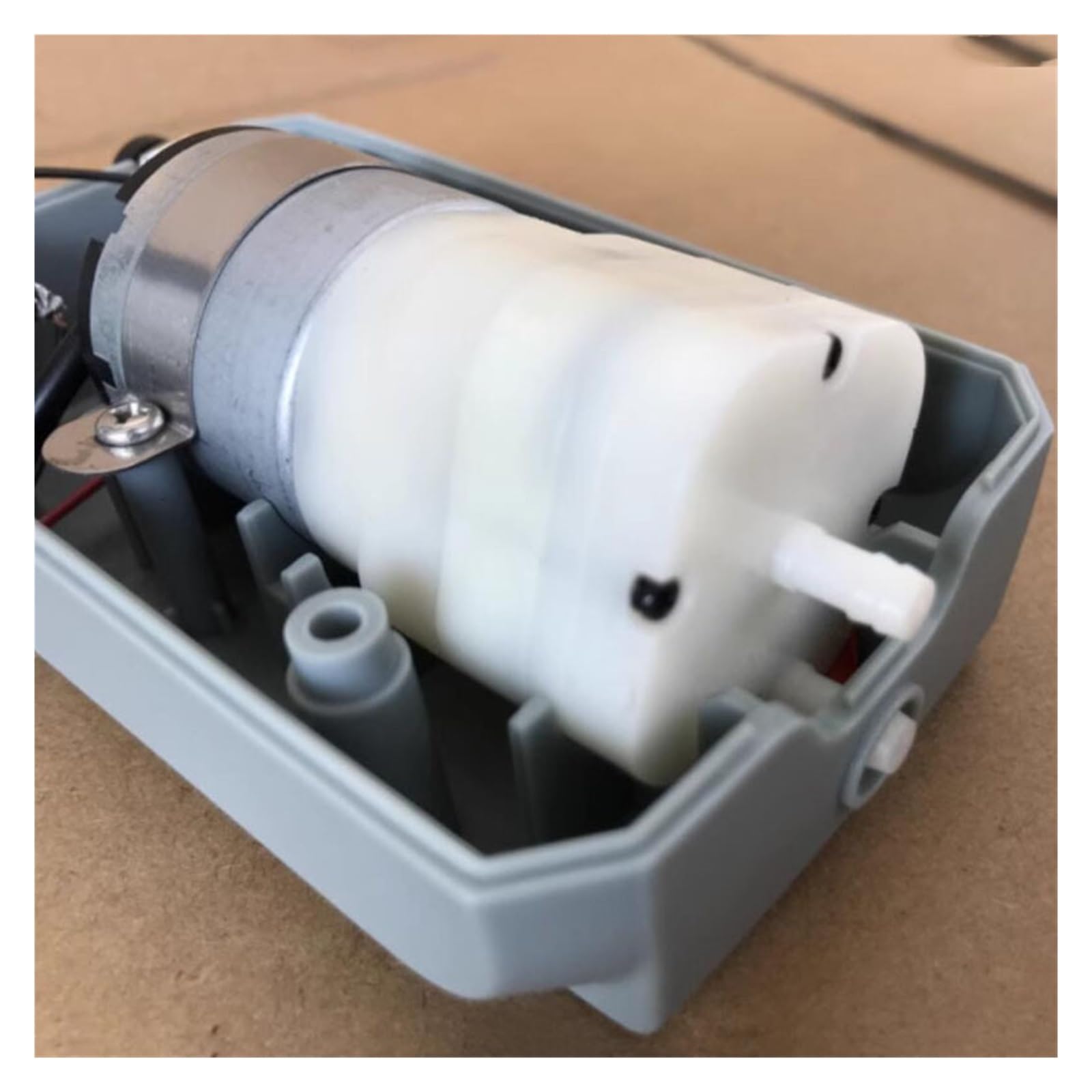 Minibomba de vacío portátil de diafragma for filtración, muestreo de líquidos y recolección de Gases sin Aceite.