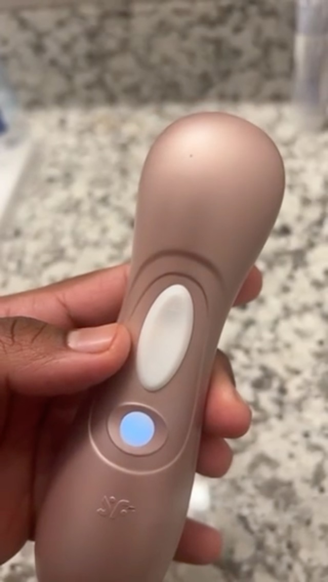  Air-Pulse Clitoris Stimulator Is a game changer!   on Amazon Live