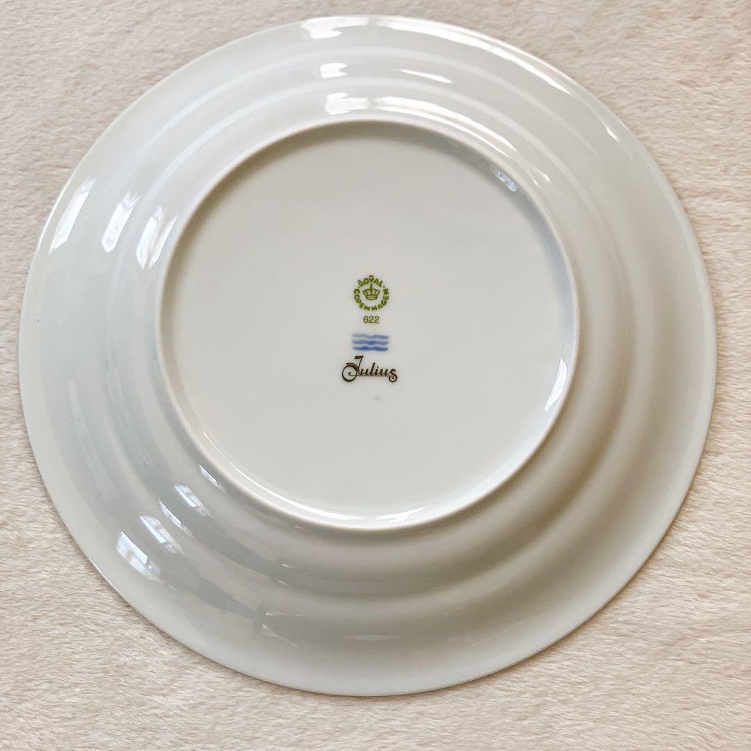 【美品】ロイヤルコペンハーゲン JULIUS ホワイト　置物 Amazon.co.jp: ロイヤルコペンハーゲン ジュリアスROYAL COPENHAGEN