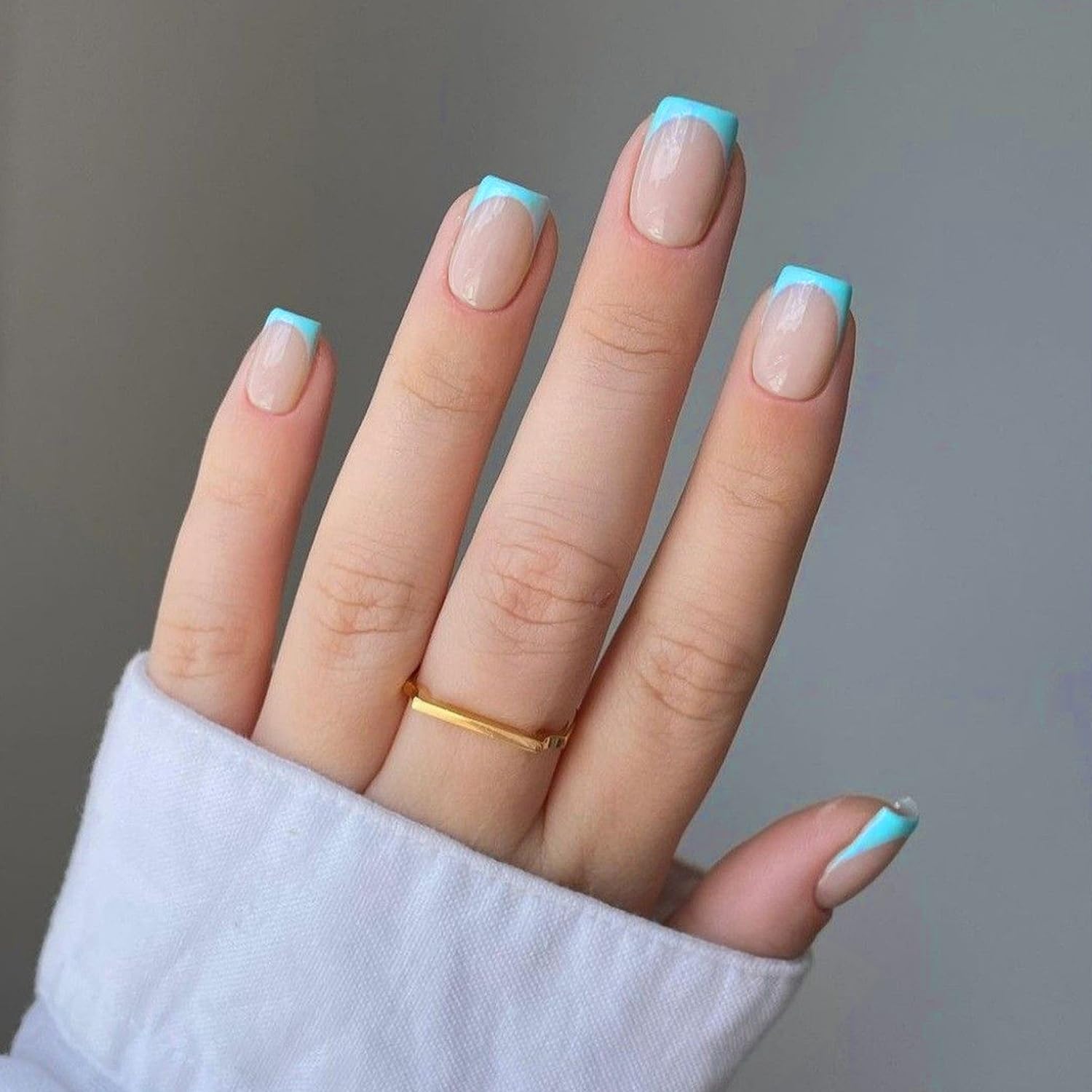 KQueenest 30 Pcs Baby Blue French Tip Press on Nails Short Square, French Tip False Nails Short Coffin - Image 4
