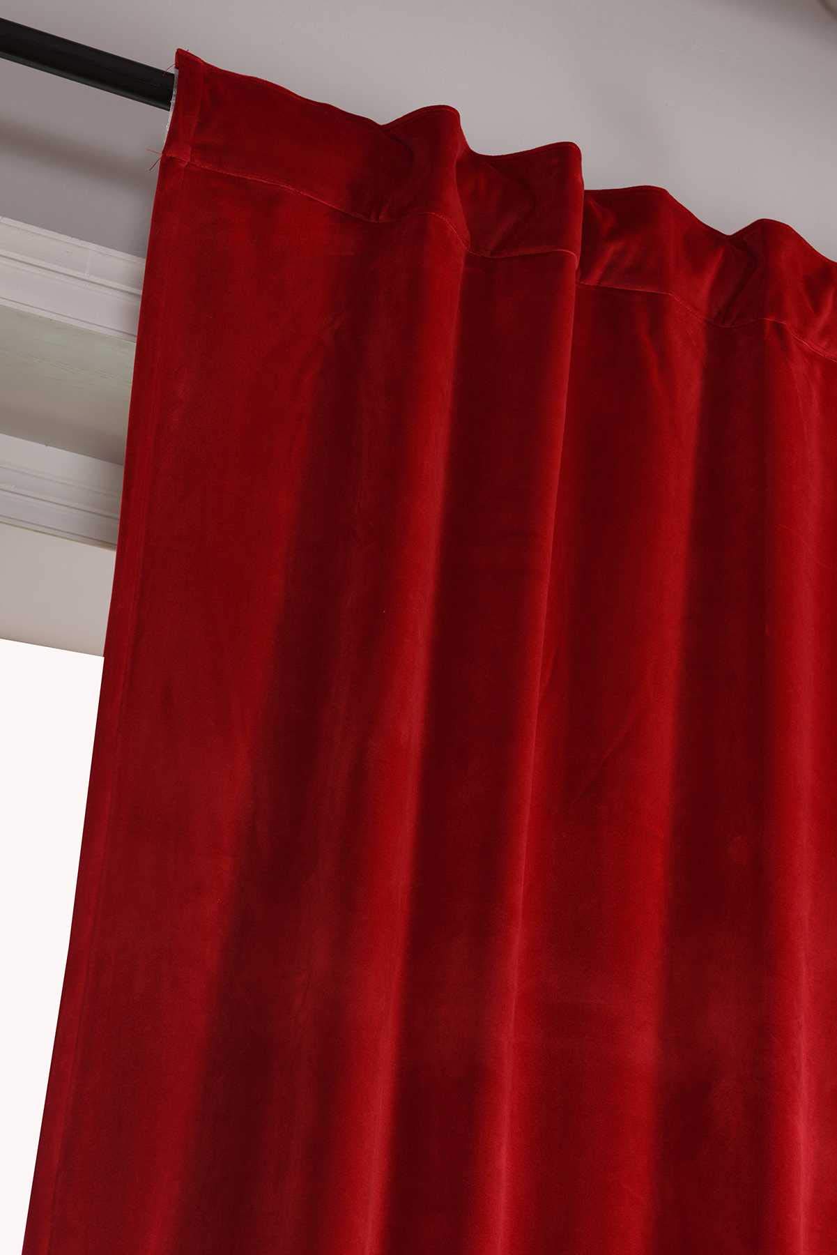 Gardinenbox Milano 20357 Lot de 2 Rideaux occultants en Velours Opaques à Passants - Passage du Tunnel - avec Bande à Repasser - Peut être raccourcie - Rouge - 235 x 135 cm