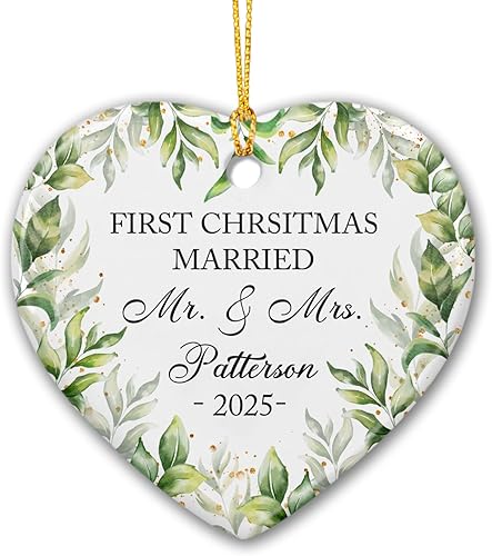 Adorno de primera Navidad casado, adorno personalizado para la primera Navidad como el señor y la señora 2023, adorno de cerámica casado de primera
