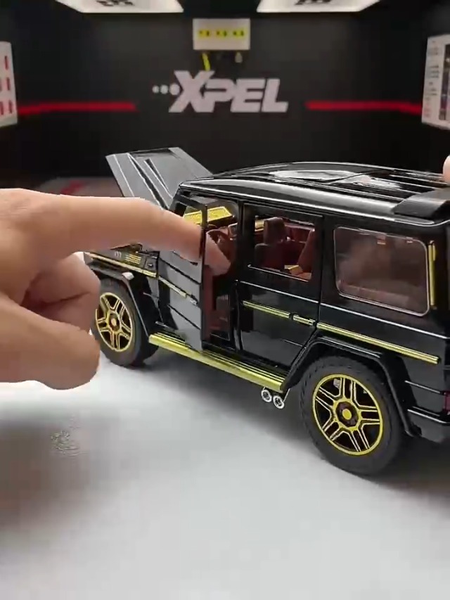 Auto Giocattolo 1:24 G63 In Lega Con Effetti Luci E Suono – Modello Pull-Back Per Bambini 3+ Anni - 2