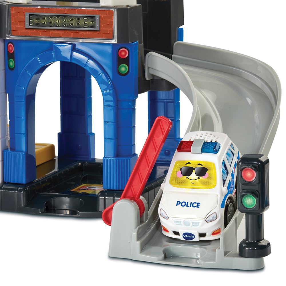 VTech - Tut Tut Bolides Série Pro, Super Poste de Police Interactif avec Voiture Chris Lieutenant de Police, Circuit Voitures, 3 Zones Magiques, Cadeau Enfant de 2 Ans à 6 Ans - Contenu en Français