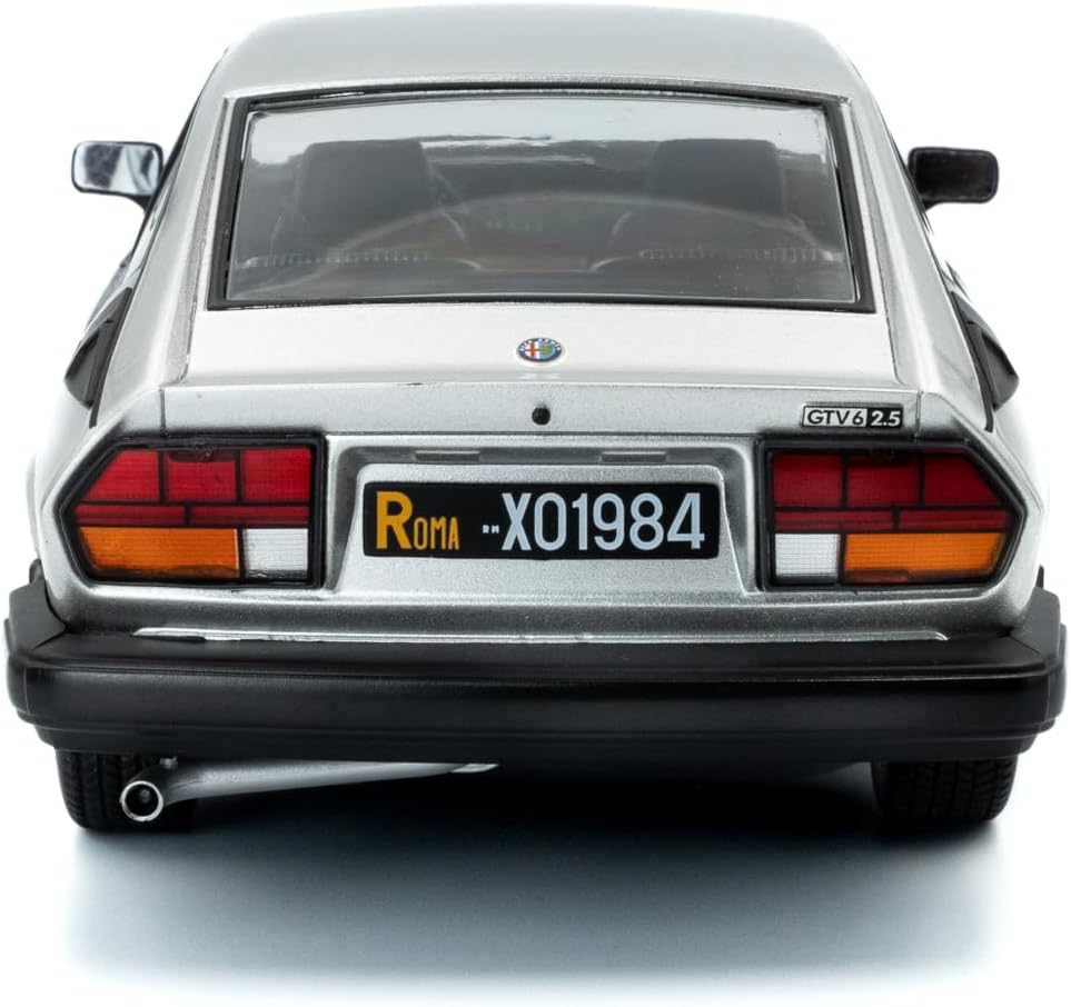 Solido 1:18 Scale Alfa Romeo GTV6 Silver 1984 Diecast Model Car S1802307