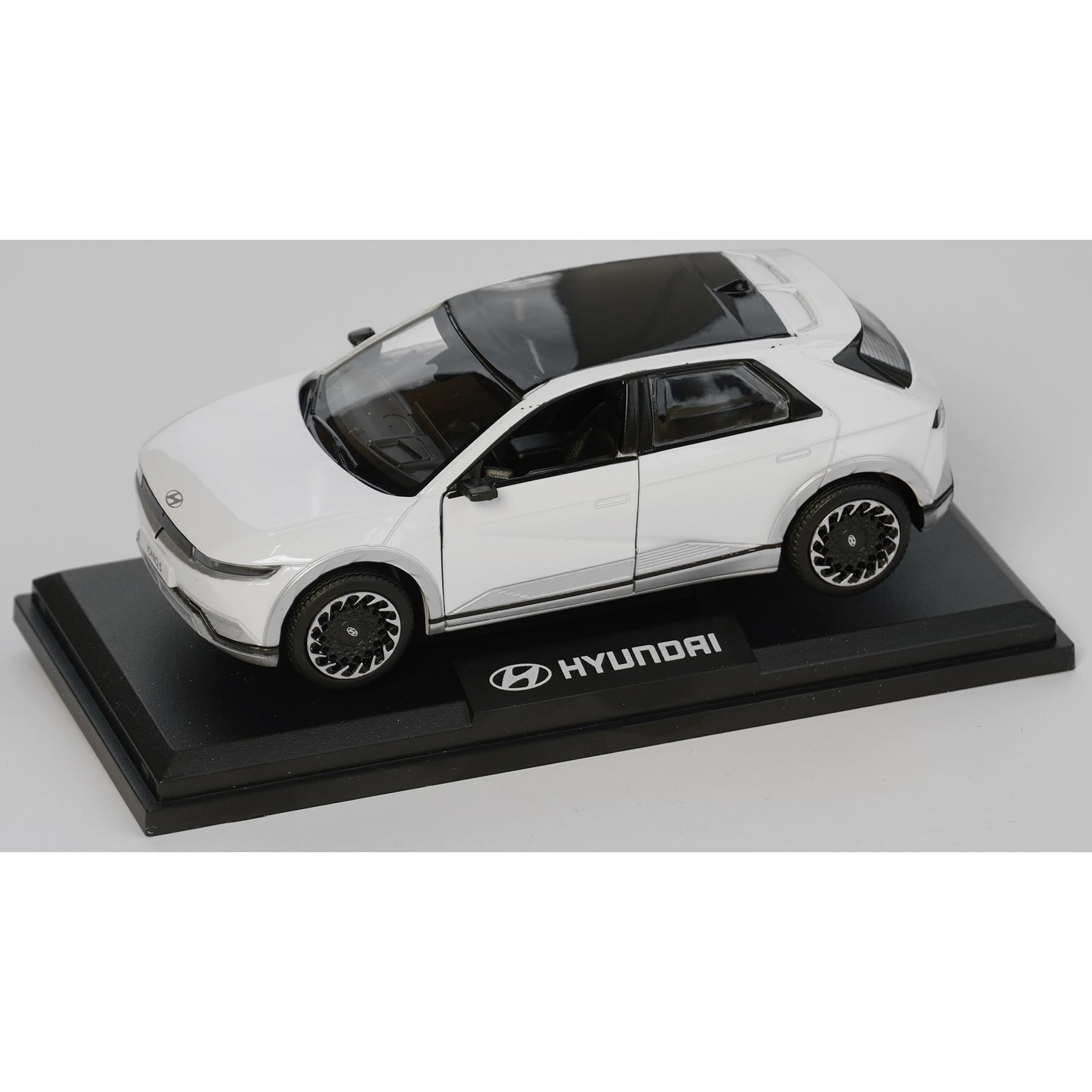 Hyundai GIG70AZ110WH Modellauto IONIQ 5 Miniatur, Atlas-White, Maßstab 1:38