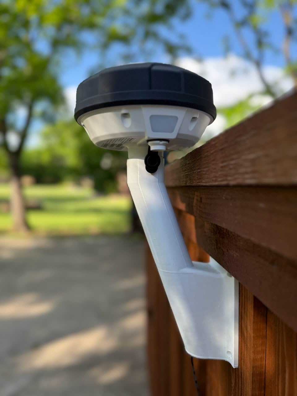 RTK Antenna Wall Mount for Mammotion Luba 2 & Yuka - Heavy-Duty Outdoor Bracket for Optimal Signal