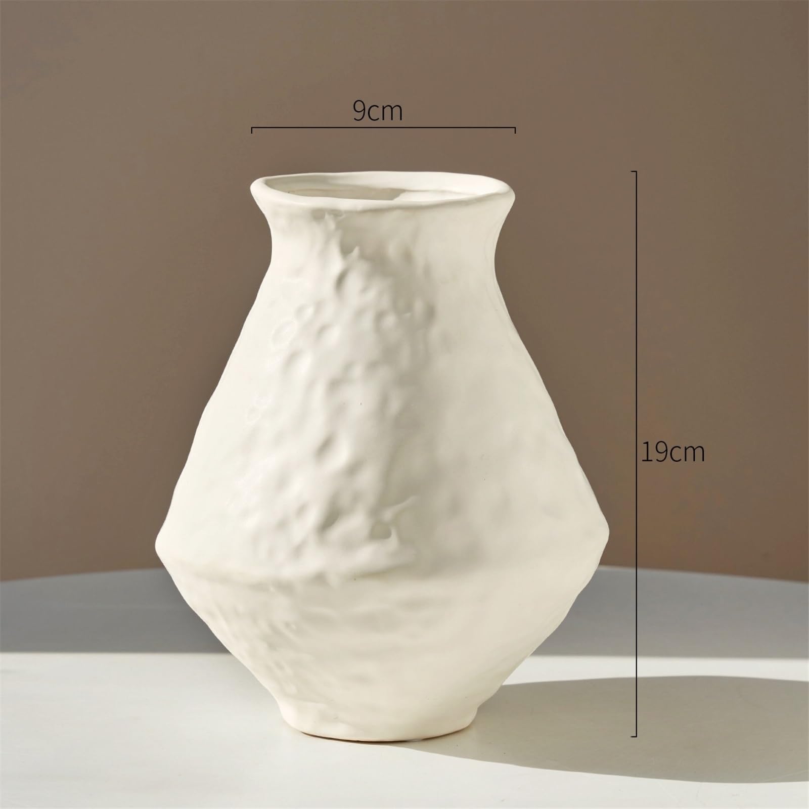Wazon z kwiatami Prosty wazon ceramiczny o nieregularnym kształcie Kreatywna kompozycja kwiatowa Ozdoba do dekoracji salonu(Czarny)