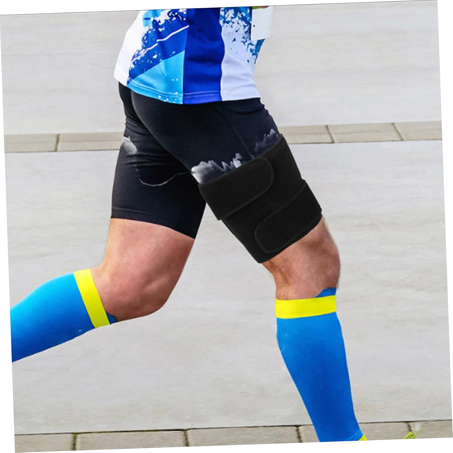 Thigh Compression Brace Large Size Thigh Support Strap for Muscle Strain Relief Breathable Adjustable Leg Sleeve for Running and Sports
