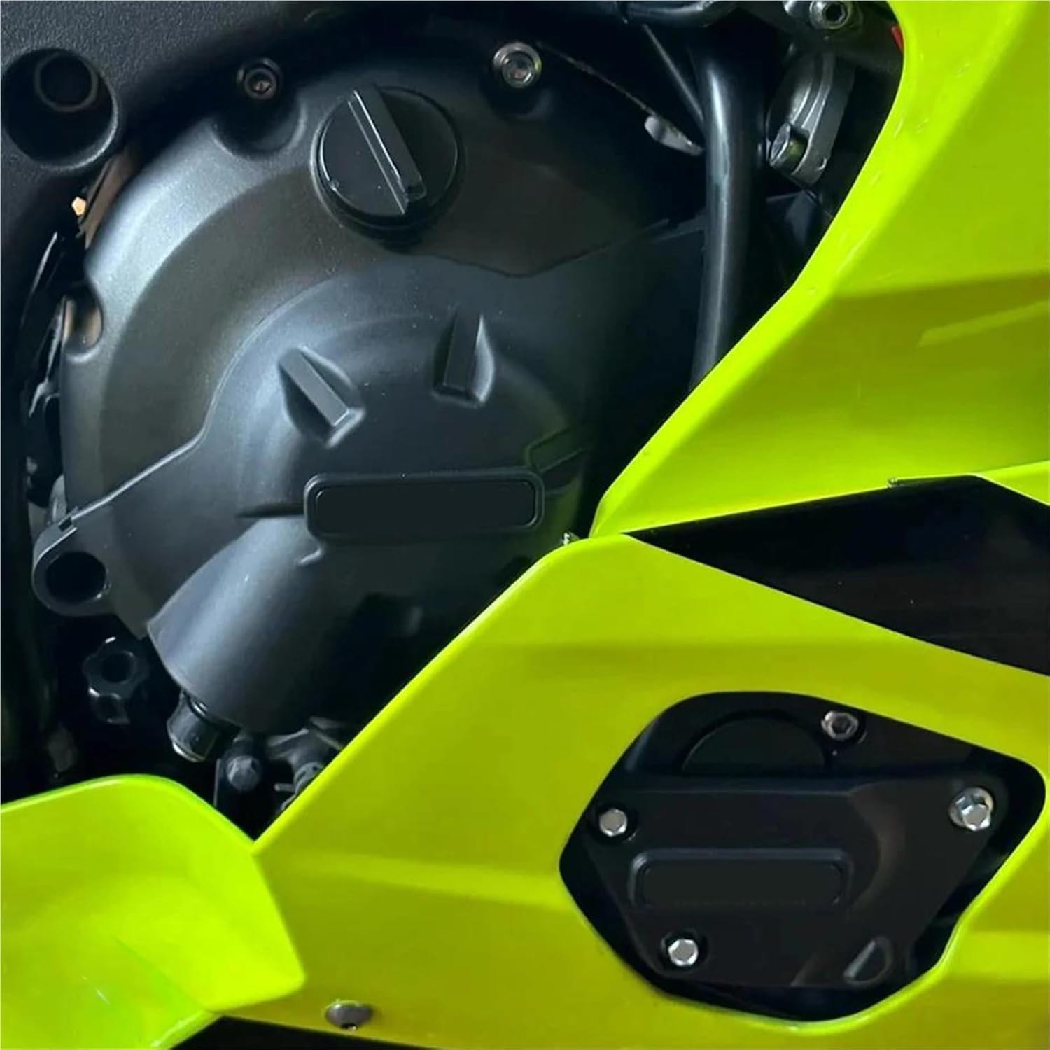 に適合するYZF R6 バイク用エンジンカバー保護ケース に適合するYZF-R6 2006-2024年式用 エンジンカバープロテクタ