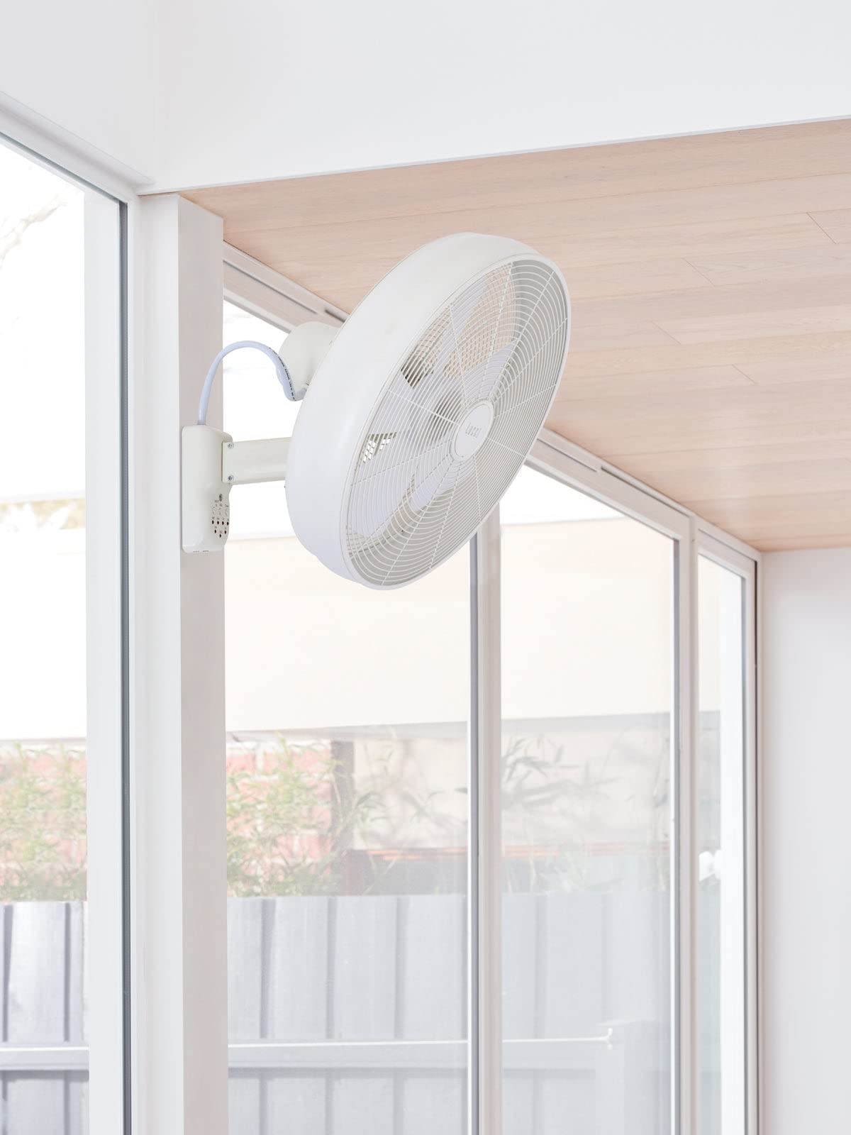 Lucci AIR Breeze Wandventilator (Ø) 460mm Flügelfarbe: Weiß Gehäusefarbe (Details): Weiß | Flügelfarbe: Weiß, Gehäusefarbe: Weiß