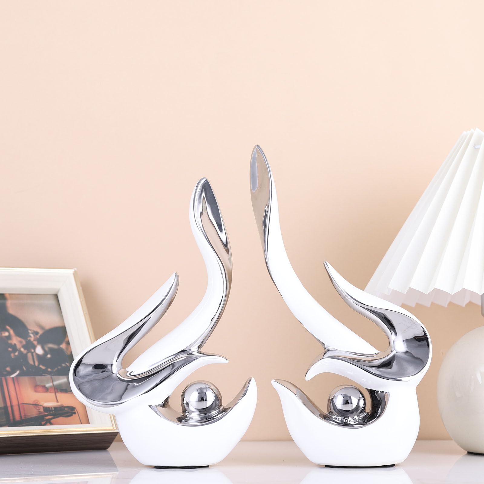 Decorazione moderna astratta di metà secolo, statue in porcellana per soggiorno, tavolino da caffè, centrotavola per sala da pranzo, sculture in ceramica e soprammobili dorati per supporto TV (argento