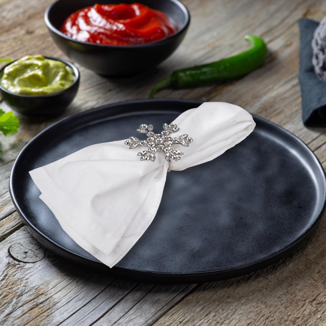 Lot de 6 ronds de serviette en plastique avec perles en forme de flocon de neige – Belle décoration de table d'hiver élégante pour Noël, mariages, dîners de vacances – Argent