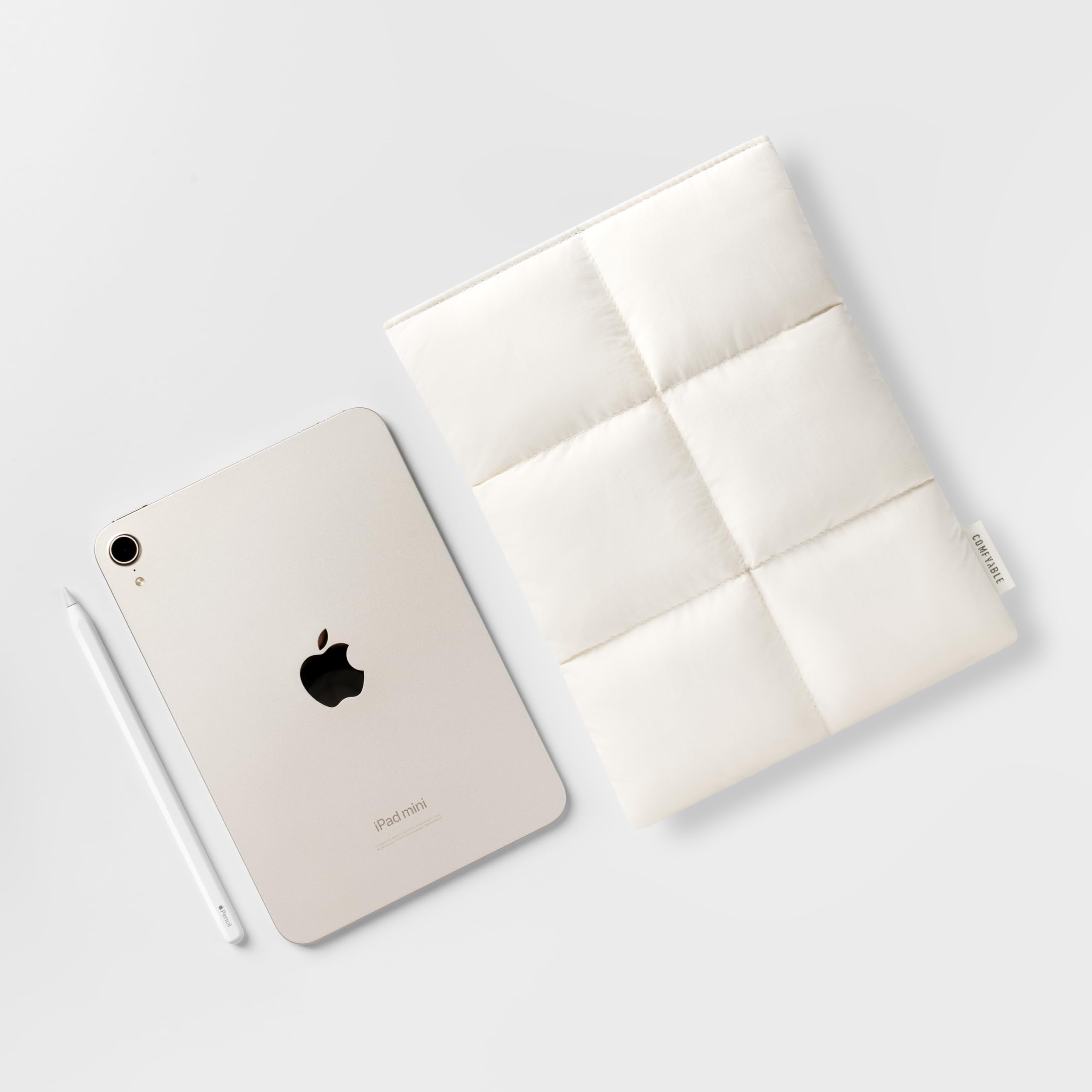 Comfyable Puffy custodia tablet 7-8 pollici compatibile con iPad Mini 7 2024 A17 Pro, Mini 6 2021 A15, borsa tablet trapuntata stile puffer per donna e uomo, bianco riso