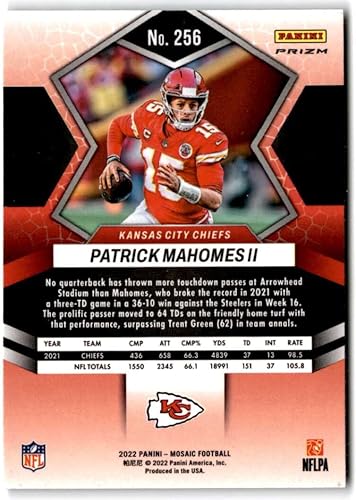Miniatura 2 de 2022 Panini Mosaic Mosaic Camo Pink #256 Patrick Mahomes II National Pride Kansas City Chiefs Football NM-MT
