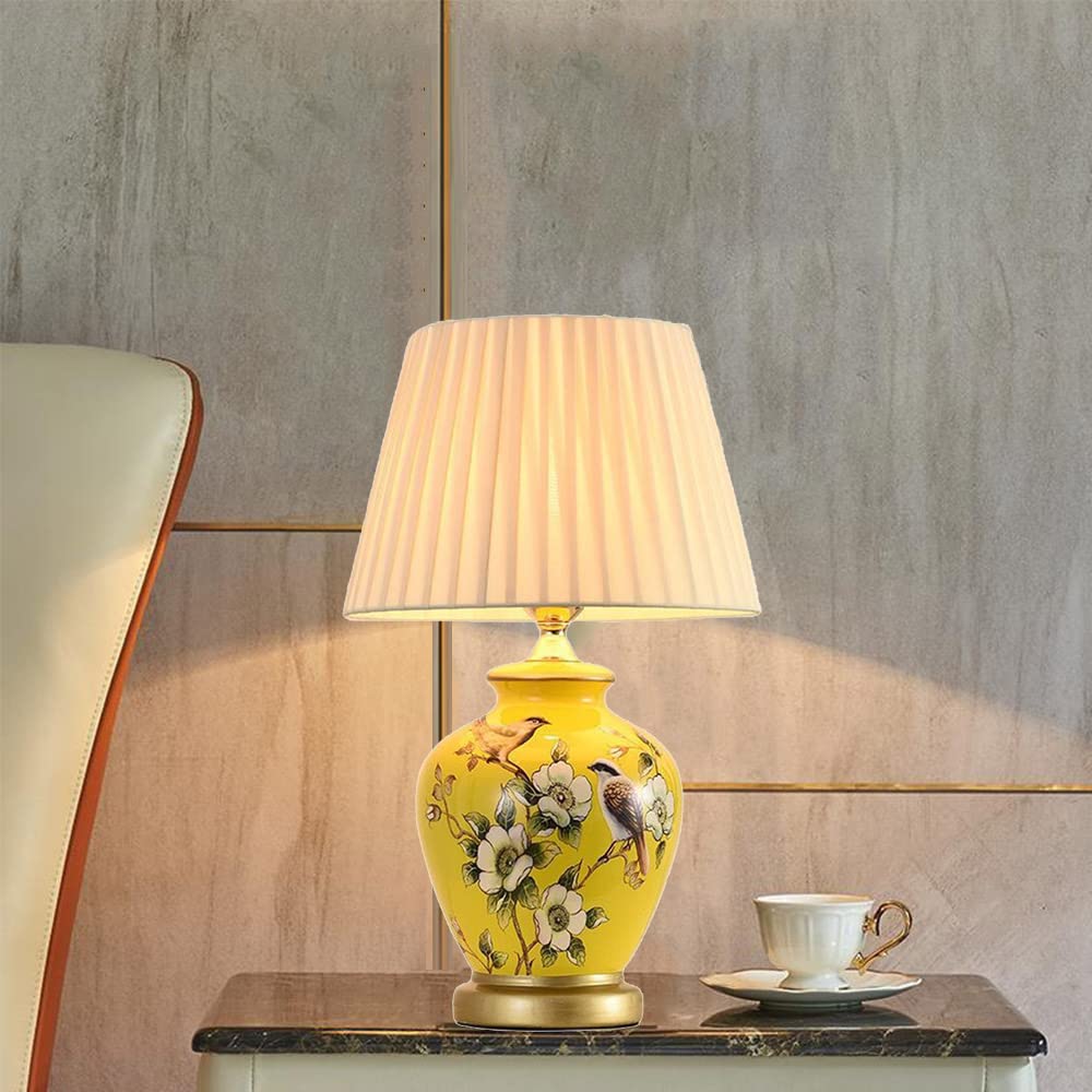 Mengjay Lámpara Cerámica de Mesa,Lámpara de mesa con base de cerámica y pantalla de tela beige,Lamparas de mesita de noche,Lámpara Escritorio Diseño Clasico,para dormitorio, fiesta, comedor (Amarillo)