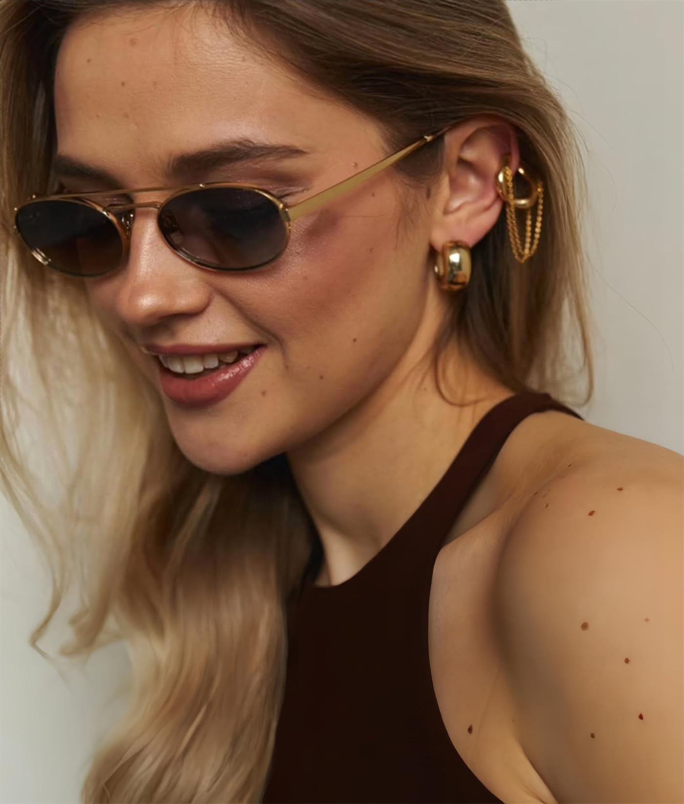 Rmerom Lunettes de soleil ovales rétro en métal des années 90 pour femme, lunettes de soleil tendance chic étroites dorées