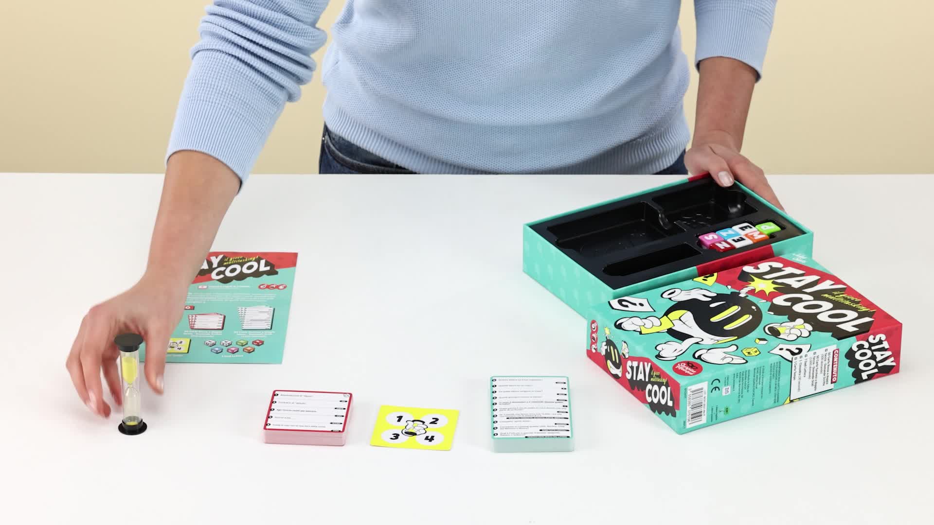 Asmodee Stay Cool - Gioco Da Tavolo In Italiano, Party Game 3-7 Giocatori, 12+ Anni, Durata 25 Minuti