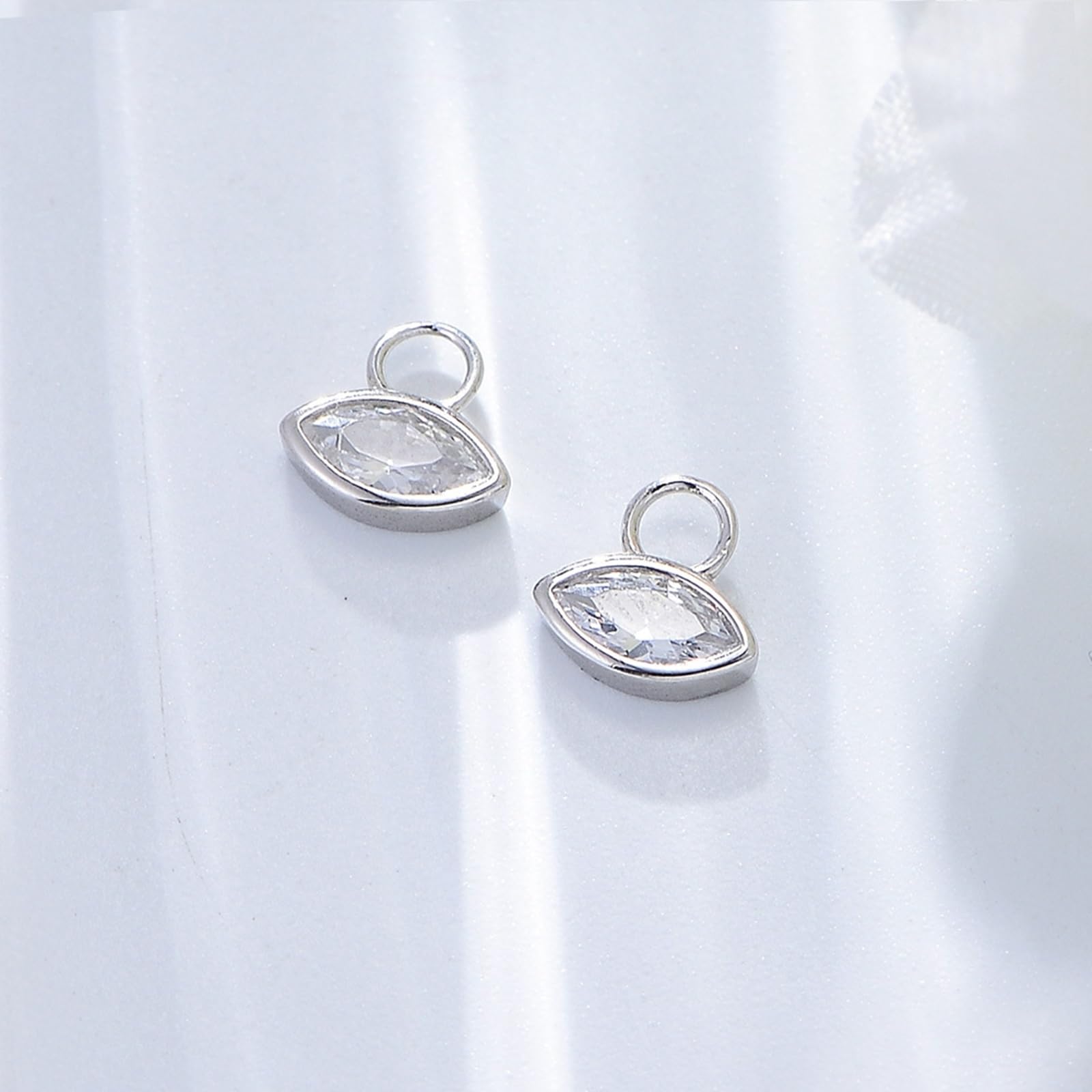 Pendientes colgantes de oro blanco para mujer, aro simple de oro blanco de 14 quilates con moissanita marquesa, aretes de aro para mujer, madre, esposa, hija
