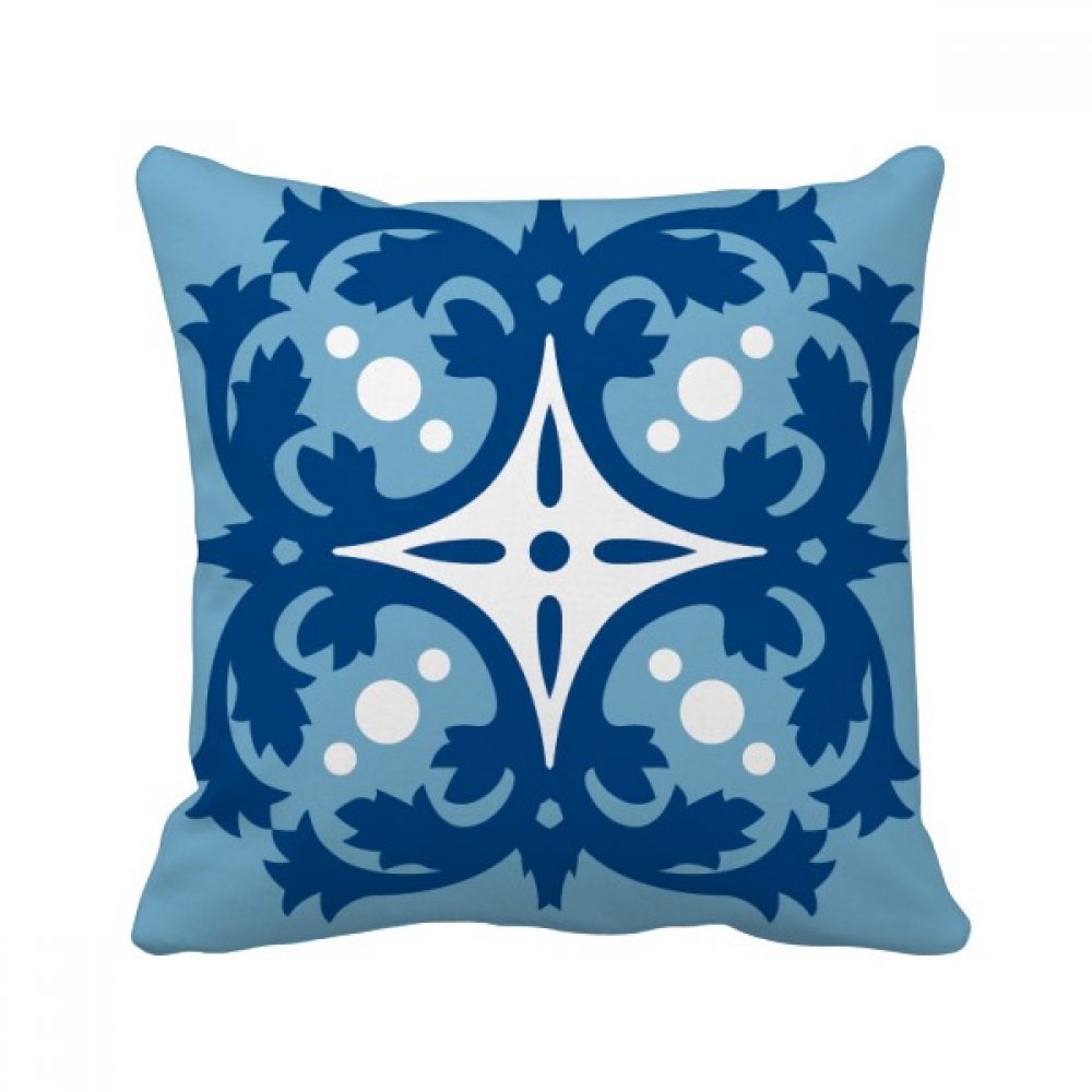 Coussin bleu Talavera pour égayer un canapé terne avec du confort
