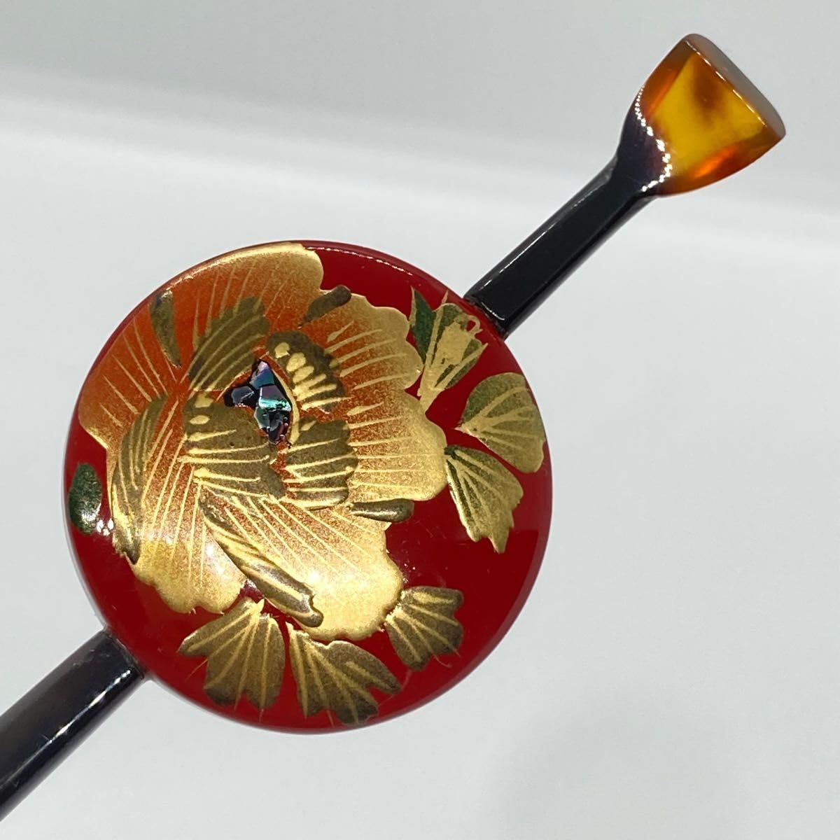Amazon.co.jp: 岳風 べっ甲 平打ち 螺鈿金蒔絵 牡丹 1本挿 かんざし 簪 