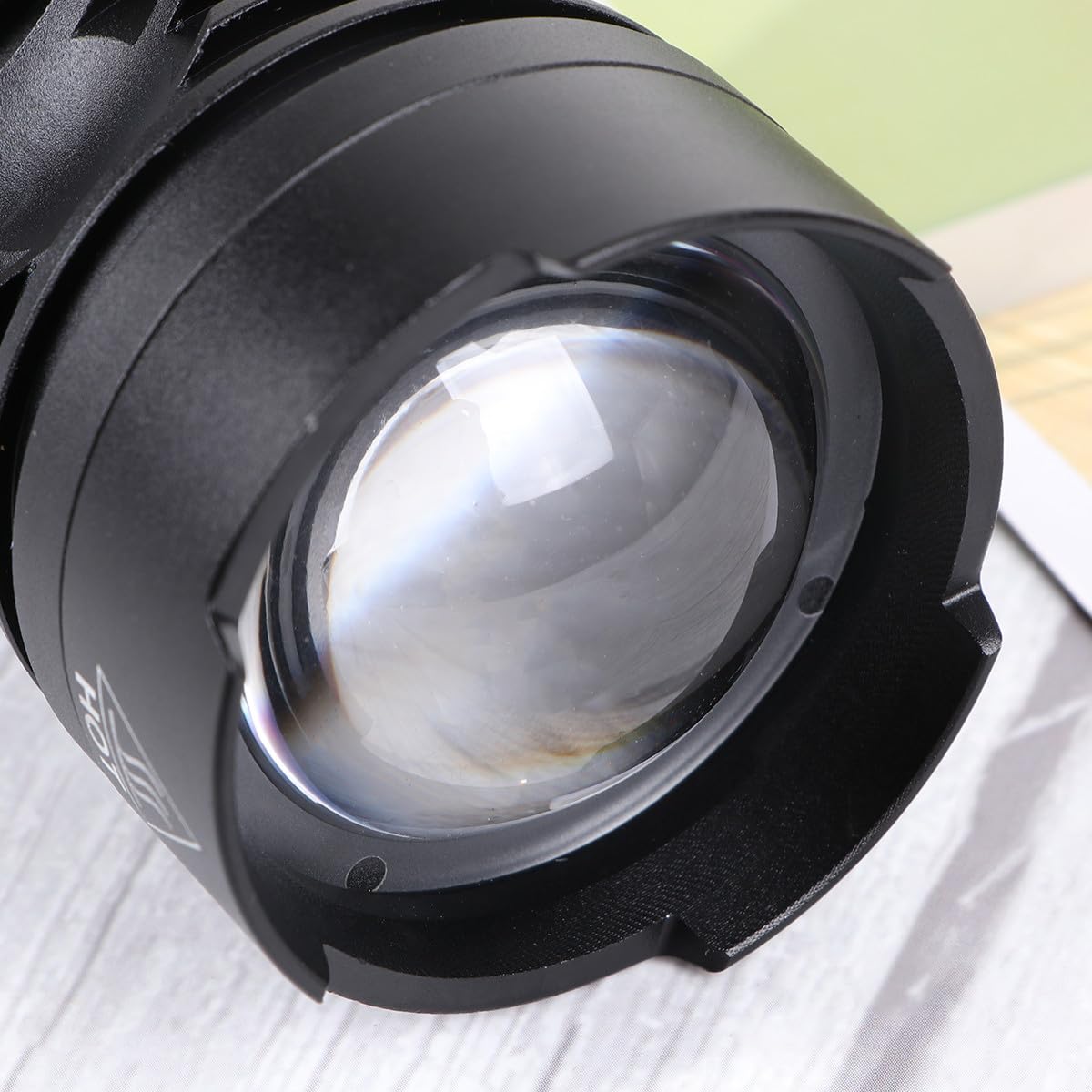 Torcia LED Ricaricabile USB con Display Batteria, Zoom Telescopico, Lega di Alluminio, Nera, per Emergenze e Campeggio, P90 Potente