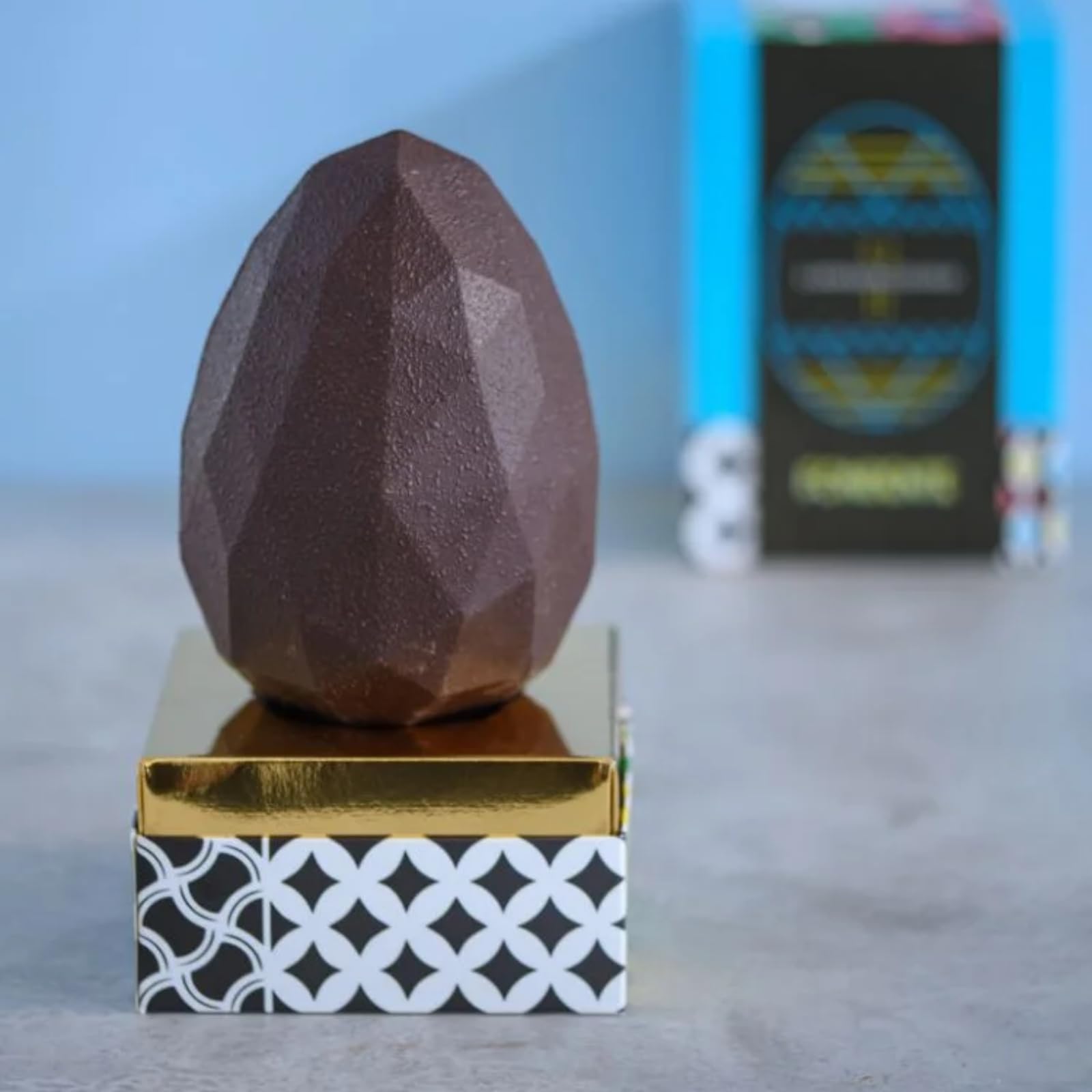CANNAVACCIUOLO - Uovo di Pasqua al Cioccolato Fondente con Cremini Dolce Sorpresa, 300g