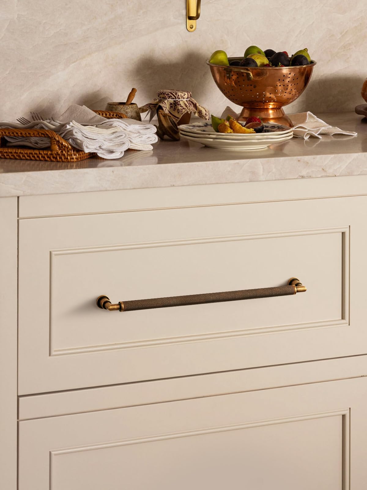 Lot de 5 poignées d'armoire en laiton antique, entraxe 224 mm, moleté, vintage, pour tiroirs de salle de bain et meuble de toilette, barre de quincaillerie en alliage de zinc