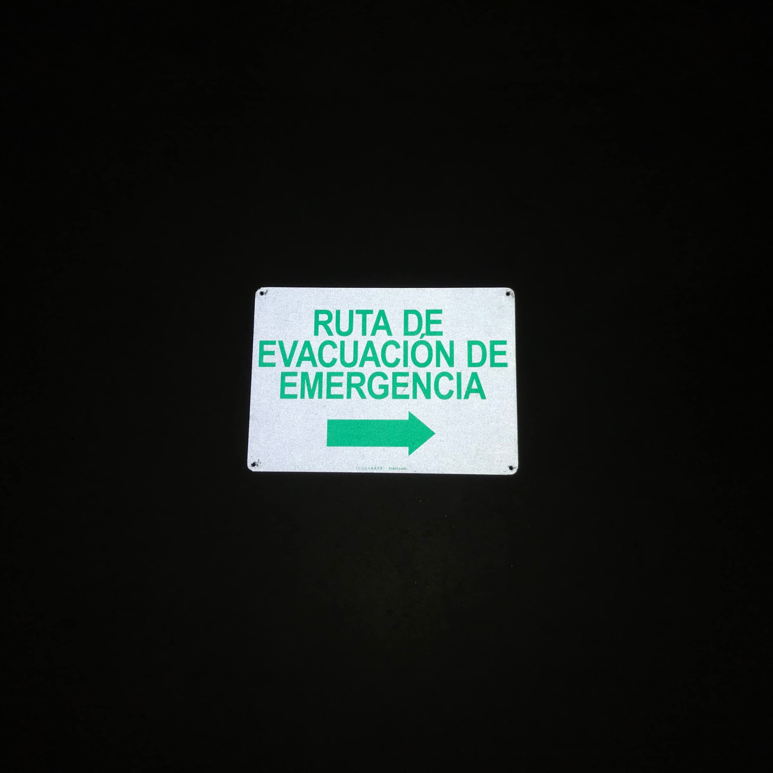 TRADESAFE Emergency Evacuation Route Arrow Right Sign – Ruta De