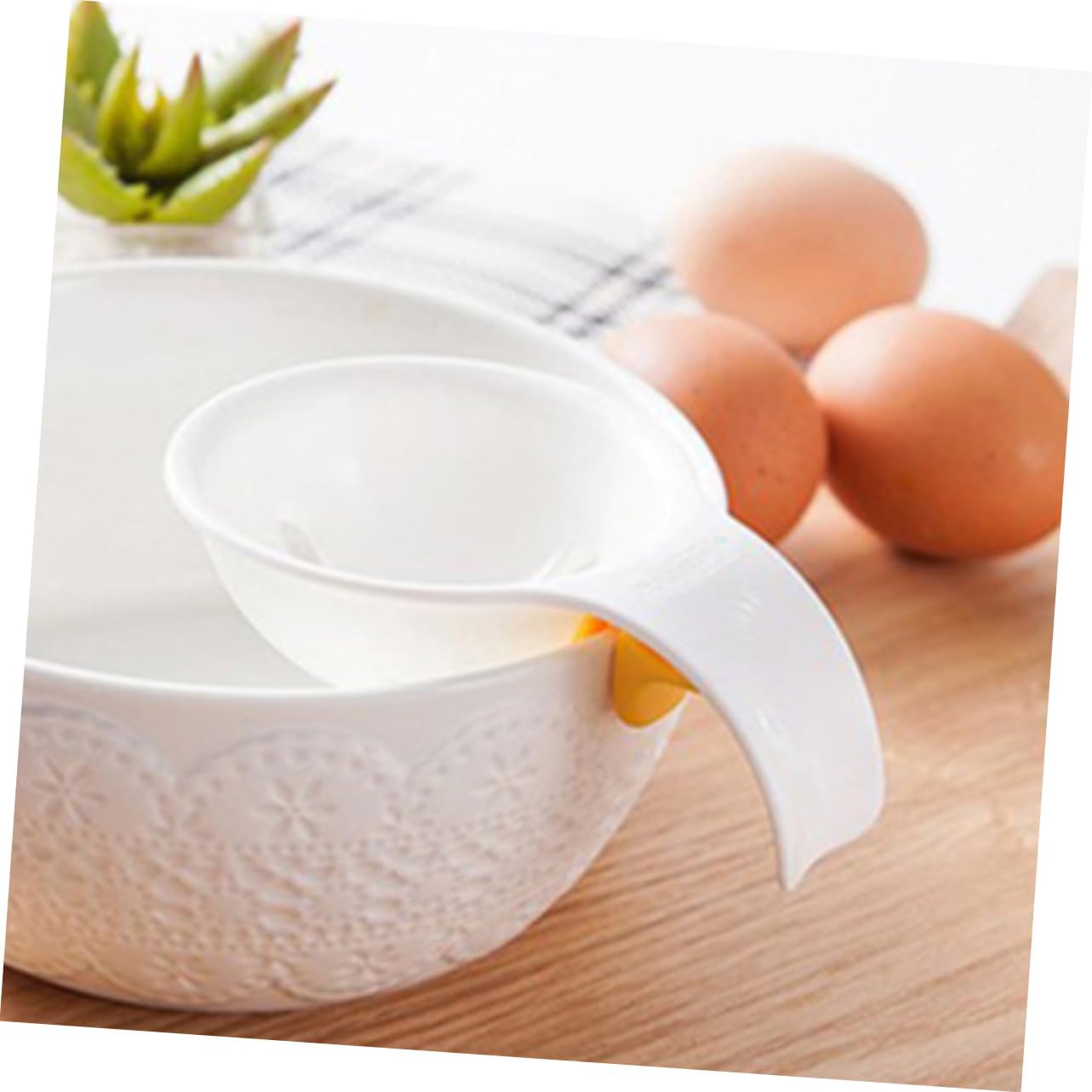 Mikinona 2pcs Egg White Separator for Kitchen Baking Filter Egg Separator Clip Reusable Yolk