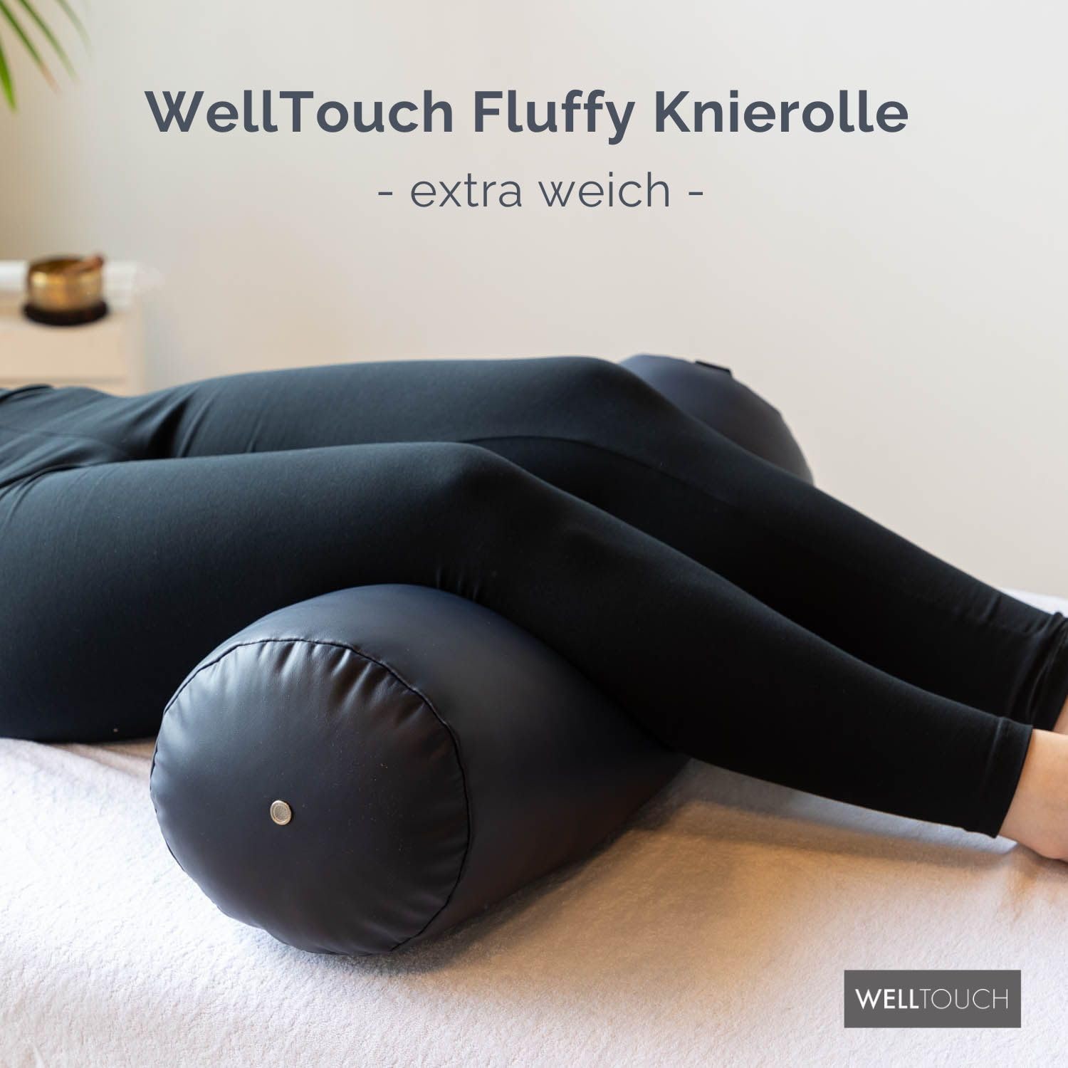 WellTouch Lagerungsrolle Vollrund | Fluffy Knierolle für Massageliegen | Extra Soft | Lagerungskissen für Massage & Therapie | Beinauflage mit Ø 20 cm | Länge 65 cm (beige)