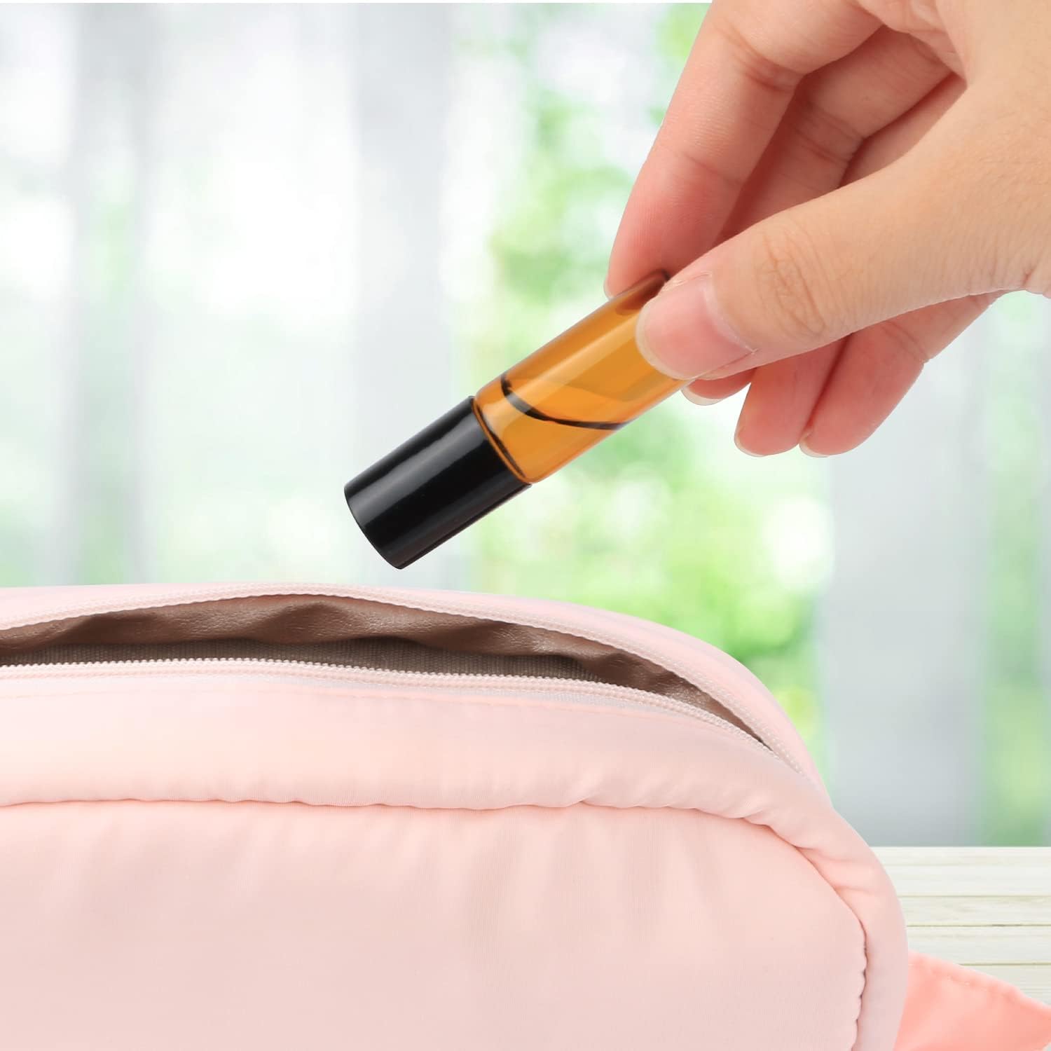 Voarge 24 bottiglie vuote in vetro roll-on da 5 ml, con scooter, marrone ambra, per oli essenziali, lozioni, profumi, marrone