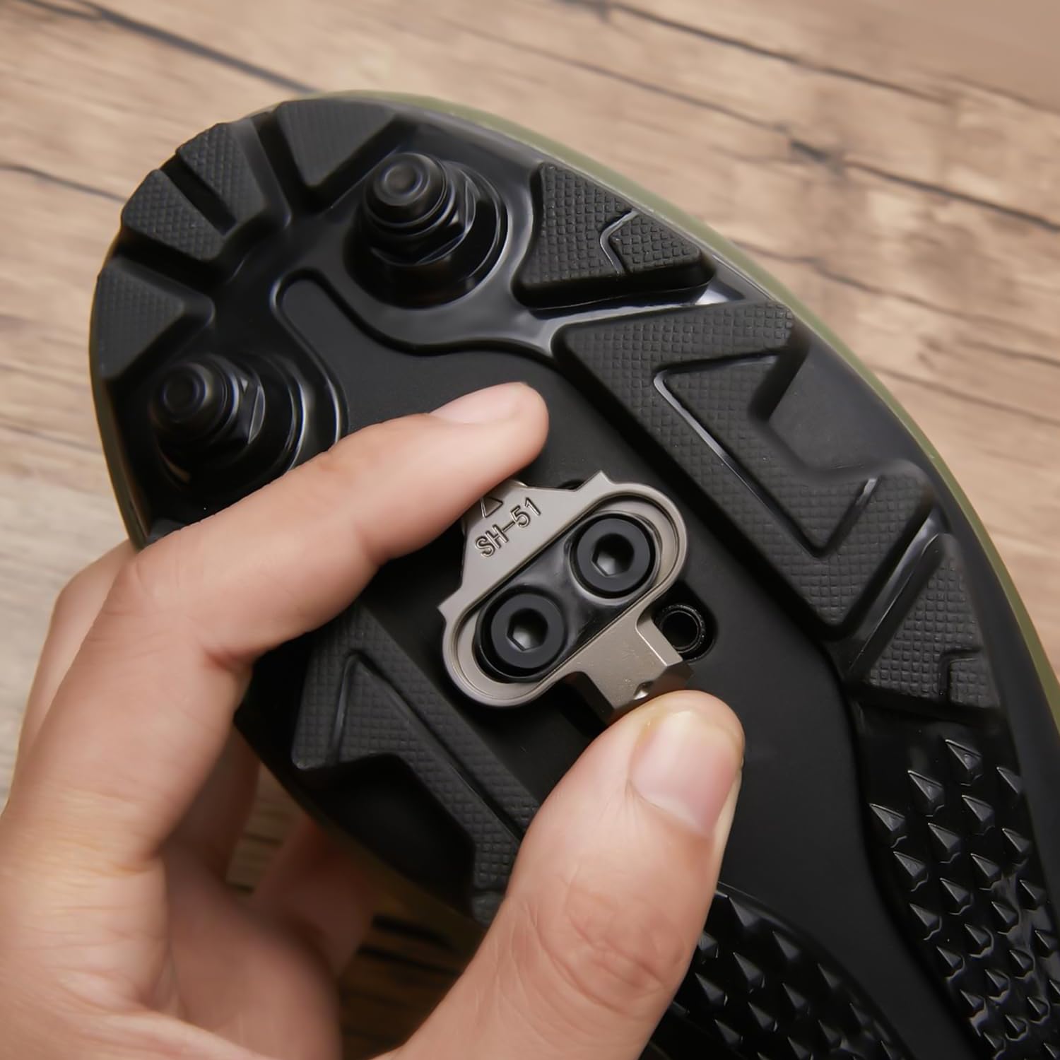 2 Pezzi Tacchetti per Bici, Compatibili con SPD SM-SH51, Acciaio Tacchetti per Scarpe da Bicicletta Forti Tacchetti per Pedali MTB Mountain Bike Tacchetti per Scarpe da Spinning