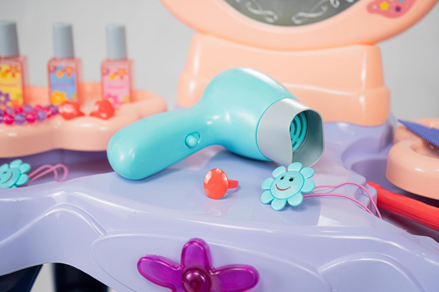 GalPat Baby - Tocador de Juguete niñas + Taburete - Incluye secador electrico + Accesorios - Espejo con música y Luces - Varita Mágica - Incluye 27 Piezas