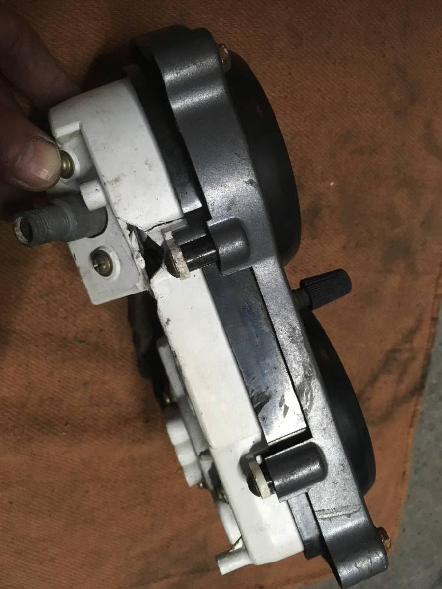 Amazon.co.jp: !!! ゼファー400 純正 初期 1型 親子 メーター 早いもん