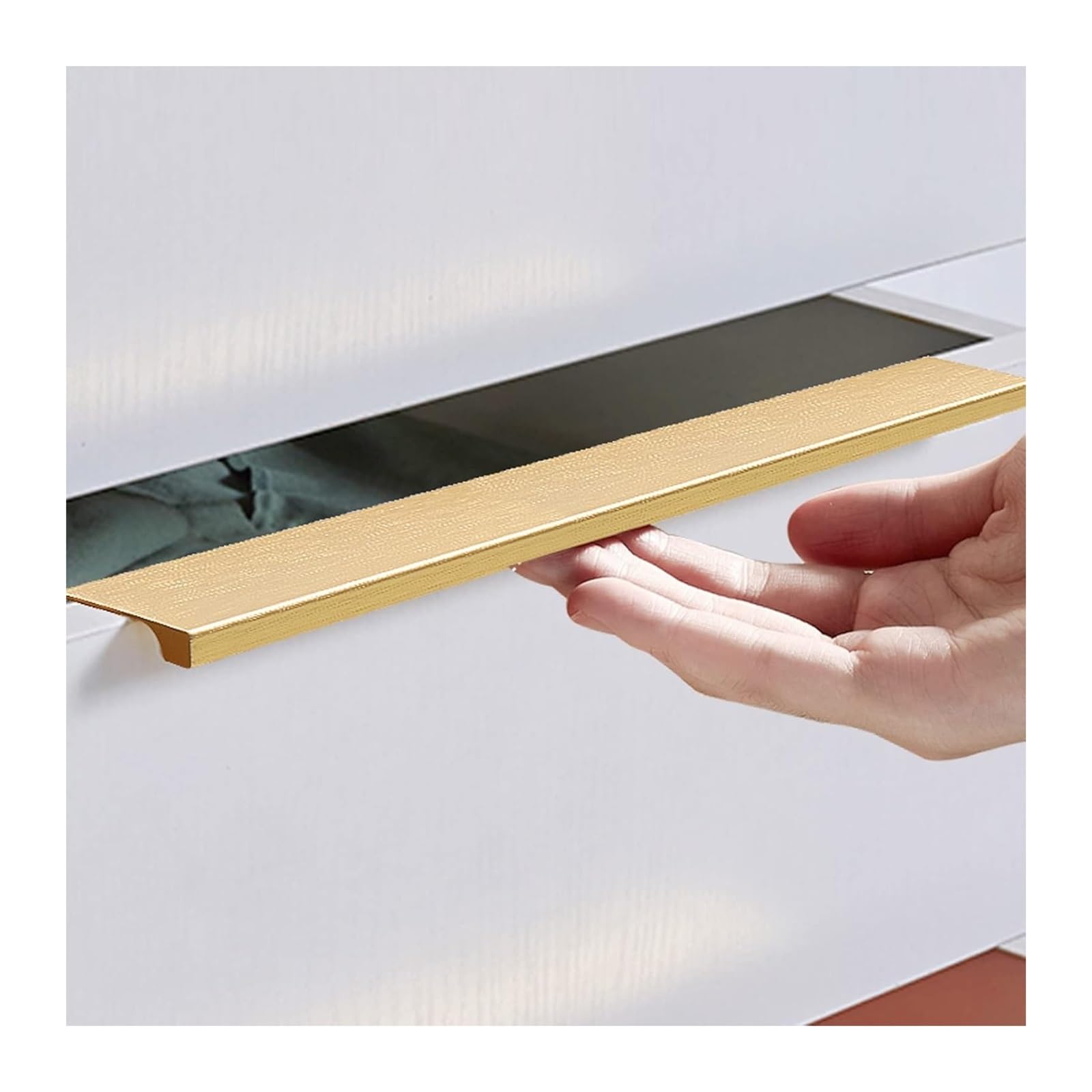 Poignée de porte coulissante profilé alu minimaliste pour grand dressing
