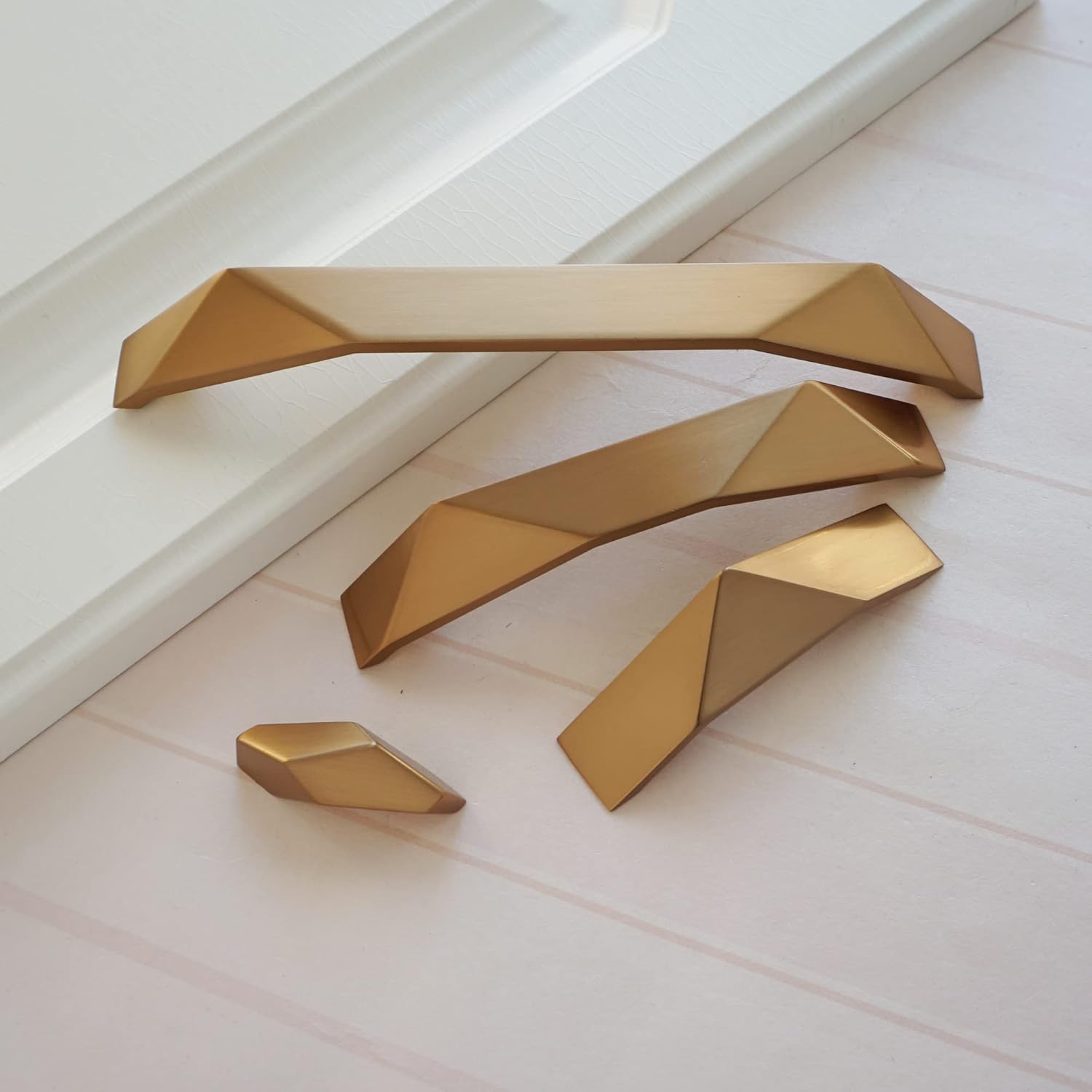 7.55" 4Pack Champagne Gold Cabinet Knob Pull Unique Drawer Knob Pulls Cabinet Pulls Handles Kitchen Hardware (4, 7 9/16" Hole to Hole)